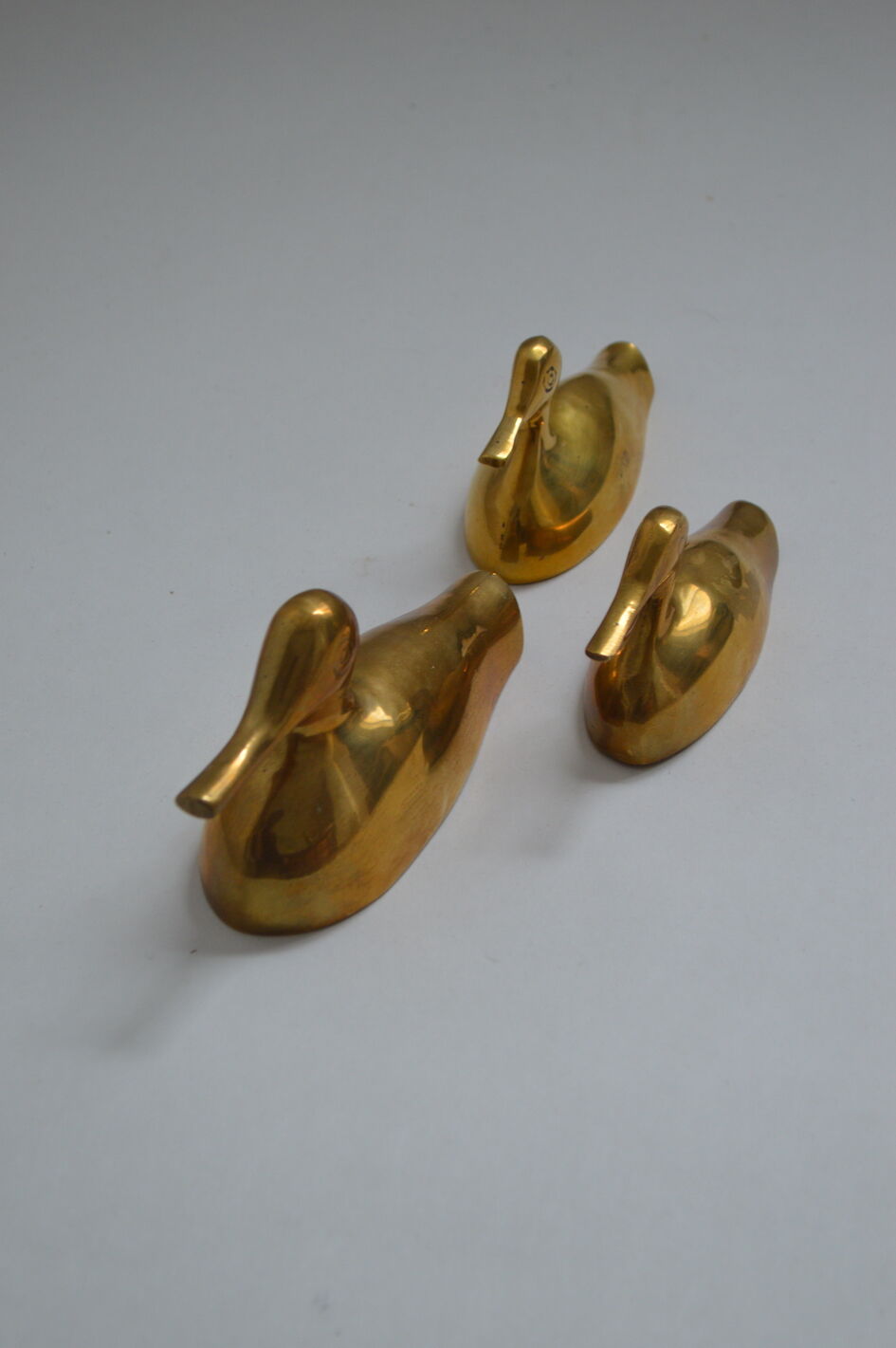 Suite of 3 brass ducks