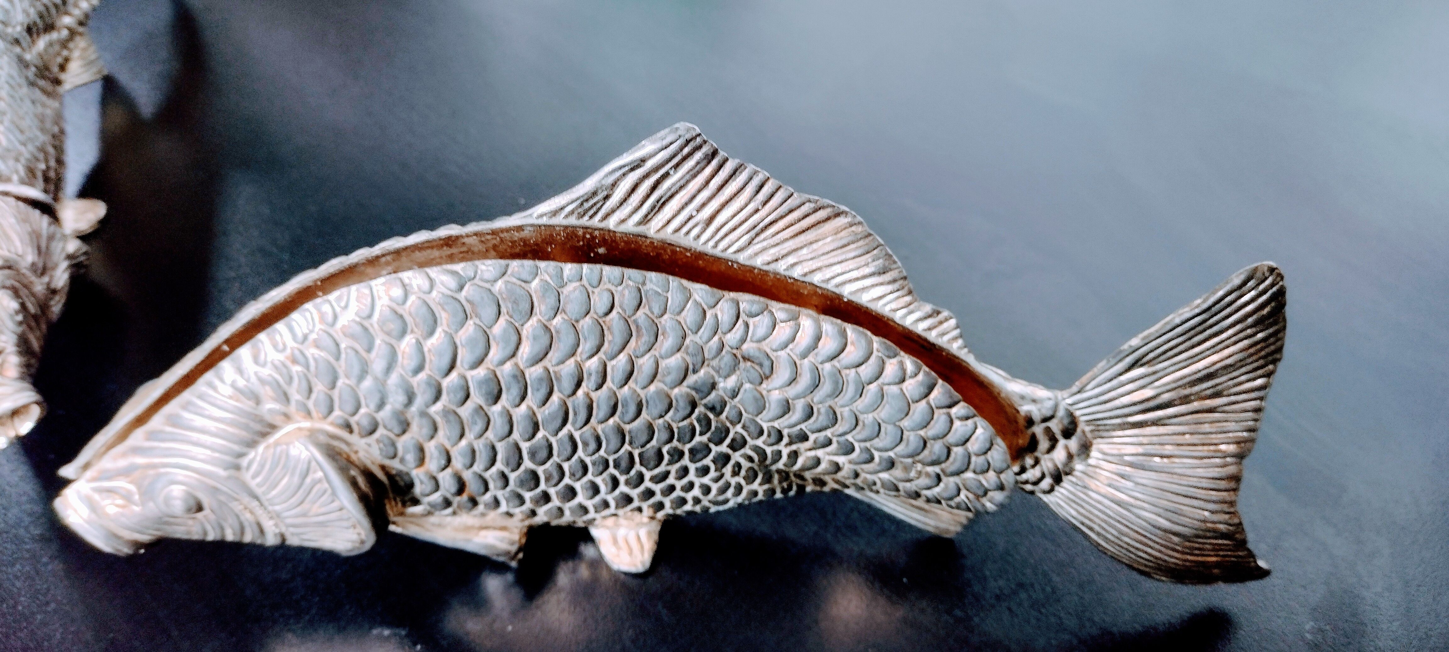 Silver metal fish