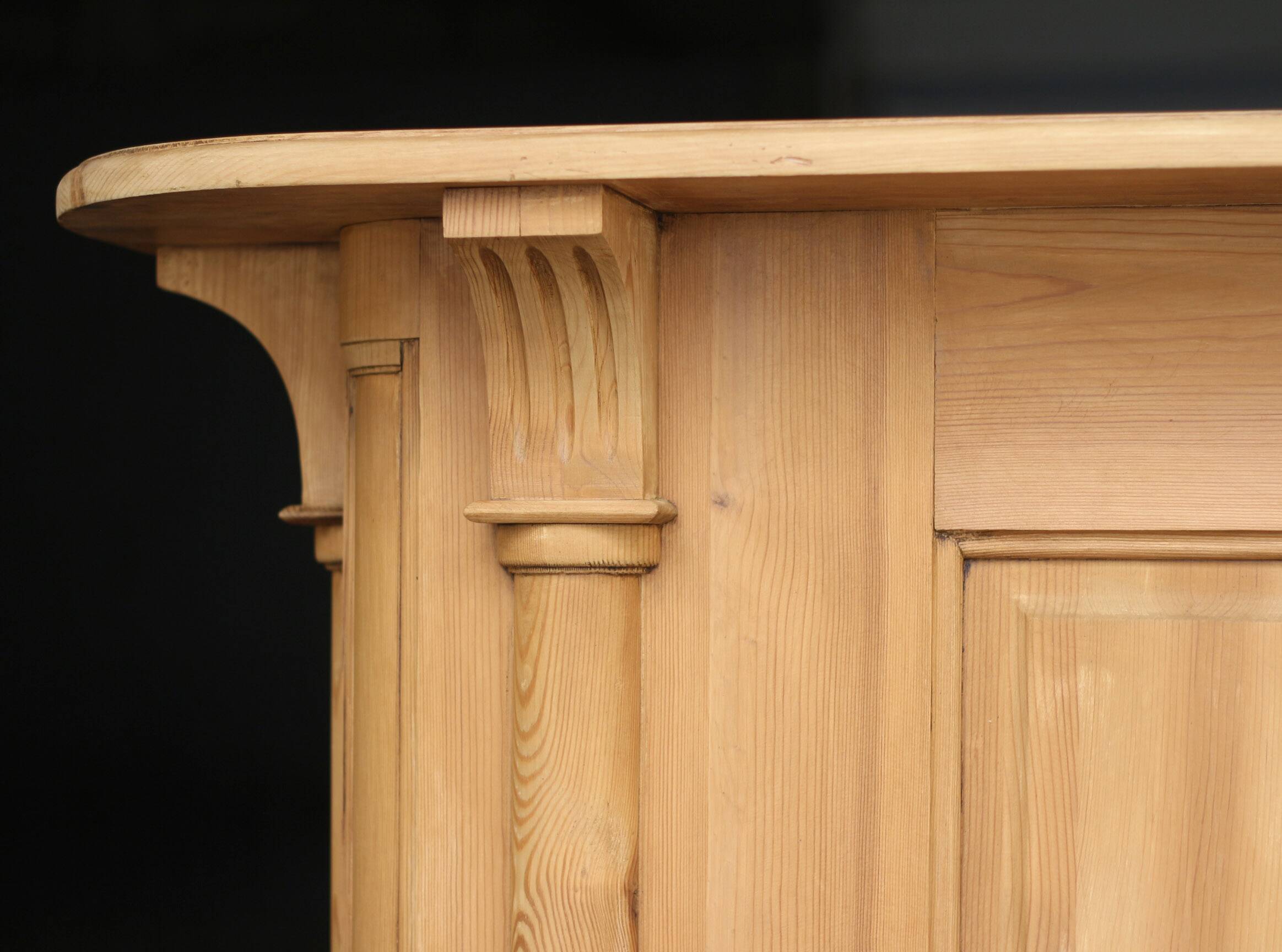 Magnificent hotel counter (19th century): central kitchen island, counter.