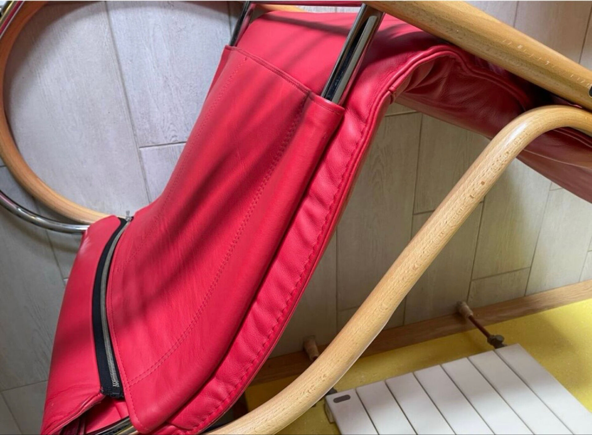 Rocking chair grandma / Paul Tuttle