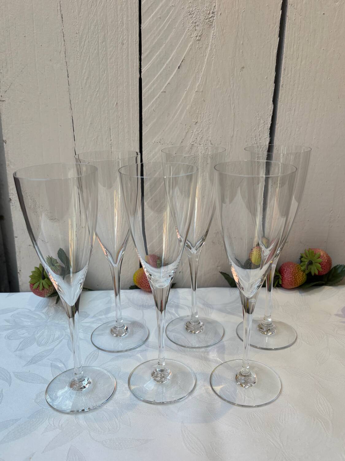17 Baccarat crystal flutes, Dom Pérignon model