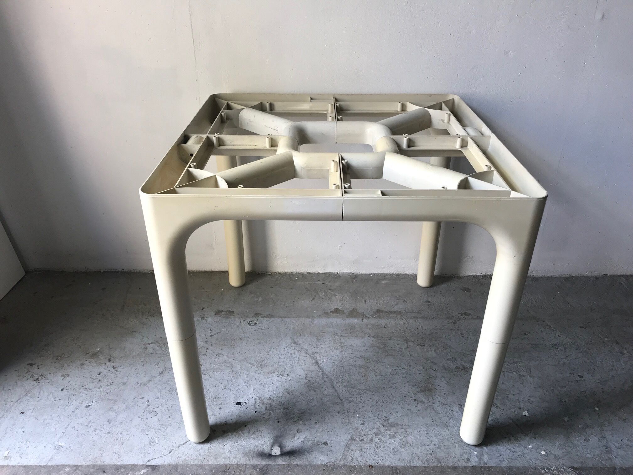 Table 1970 ring design Longato, Italie