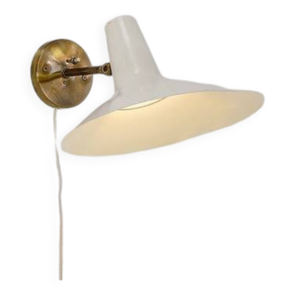 White Cream Articulating Arm Sconce in the style Giuseppe Ostuni