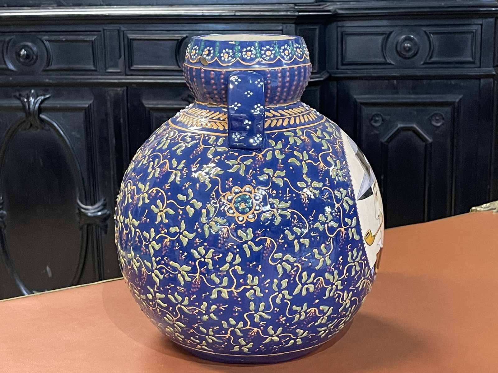 Large round vase in Quimper earthenware from the 1930s.