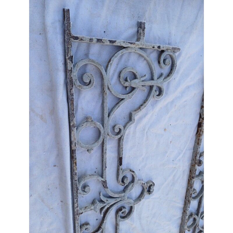 19th-century cast iron decoration