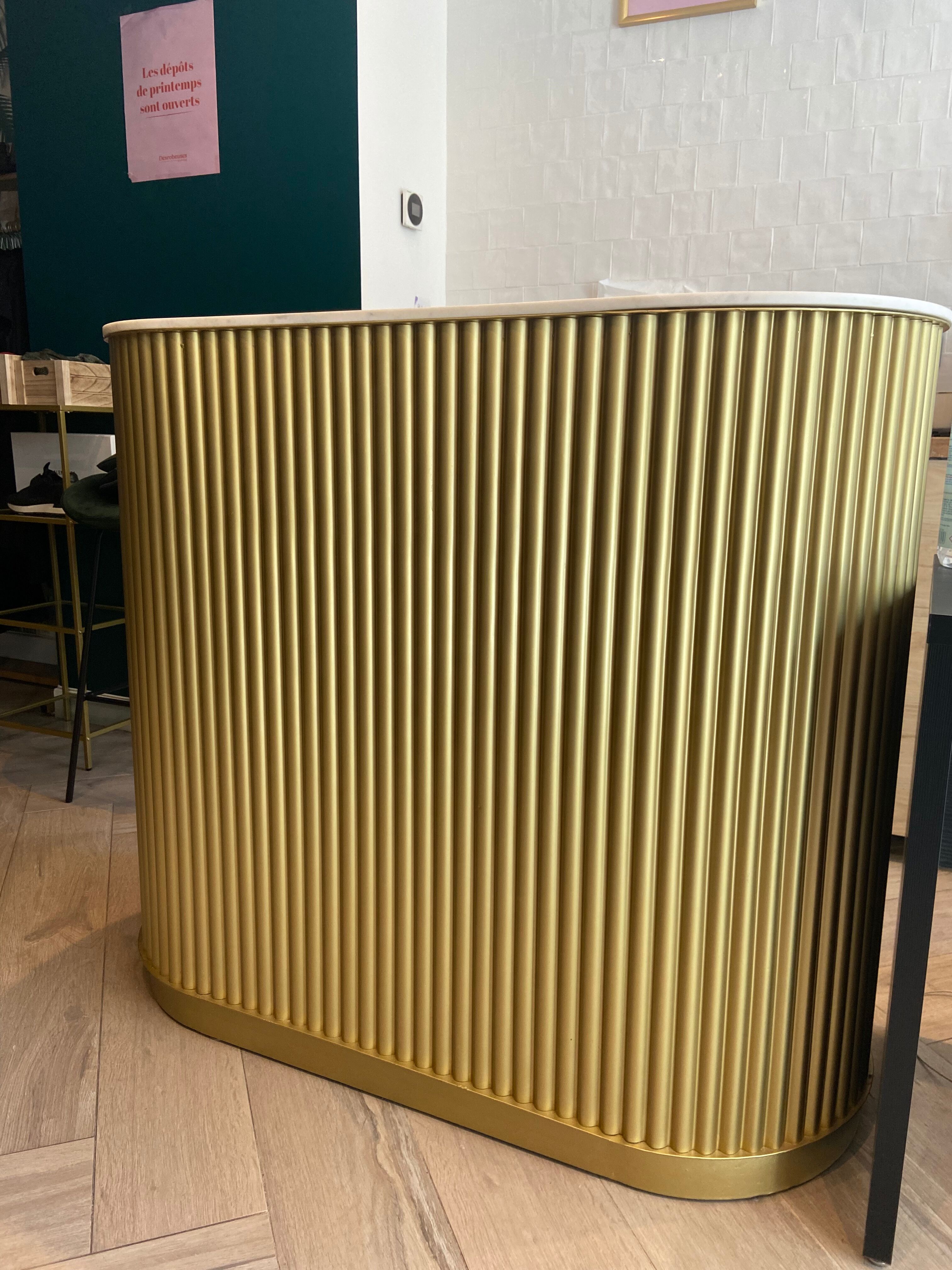 Bar Luxor House of the World