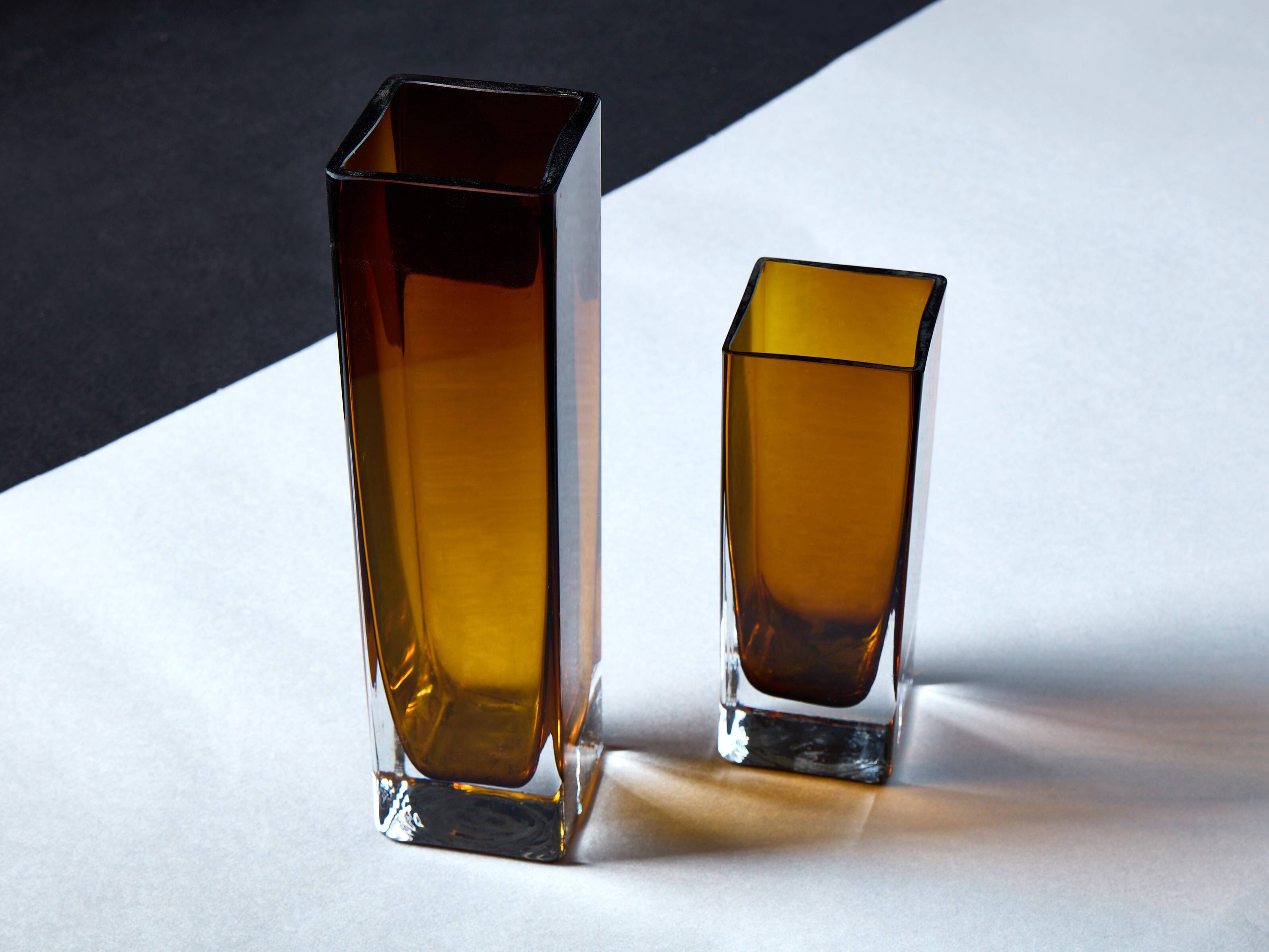 Pair of amber glass vases – Murano Sommerso style