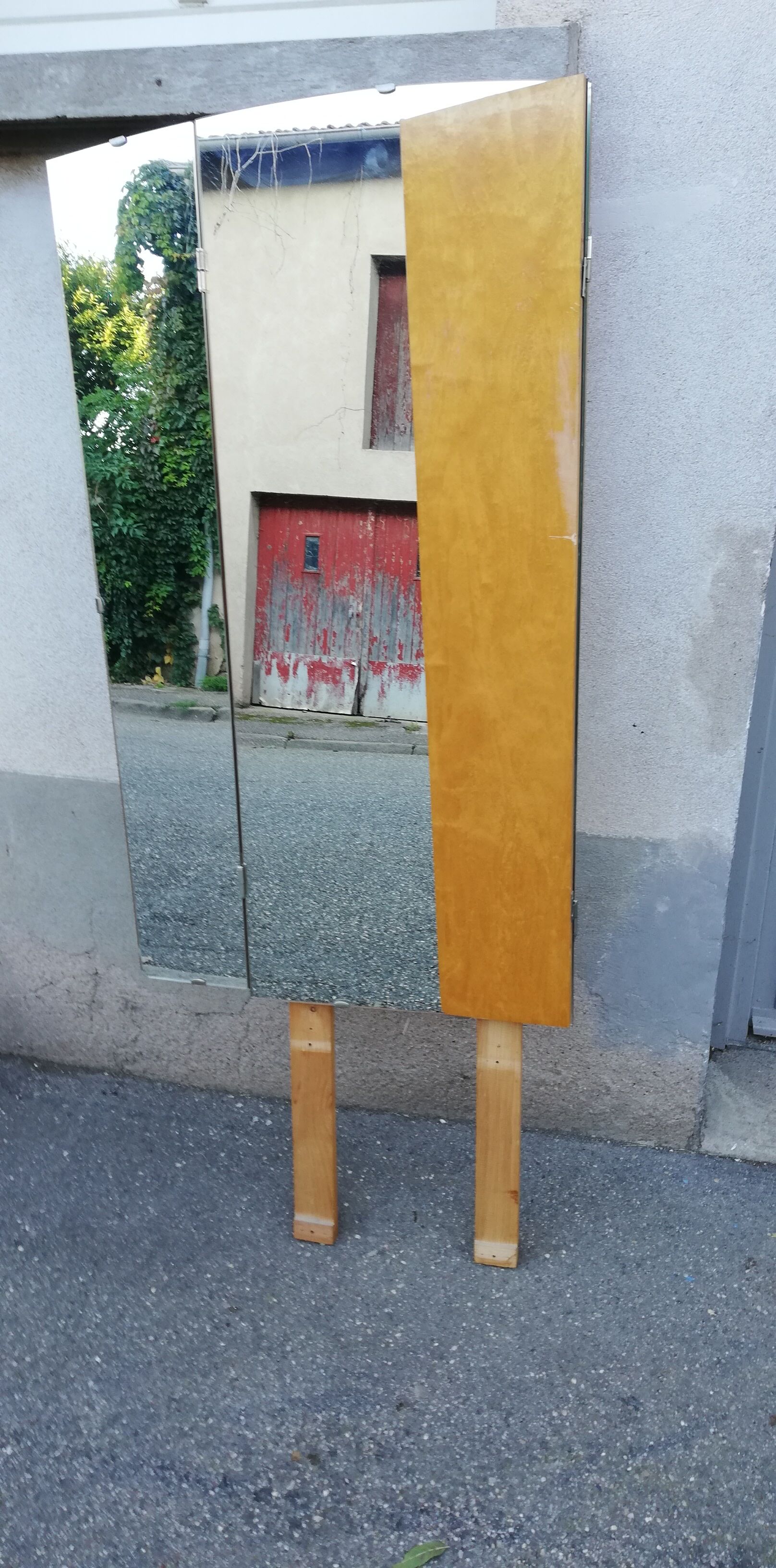 Vintage triptych mirror