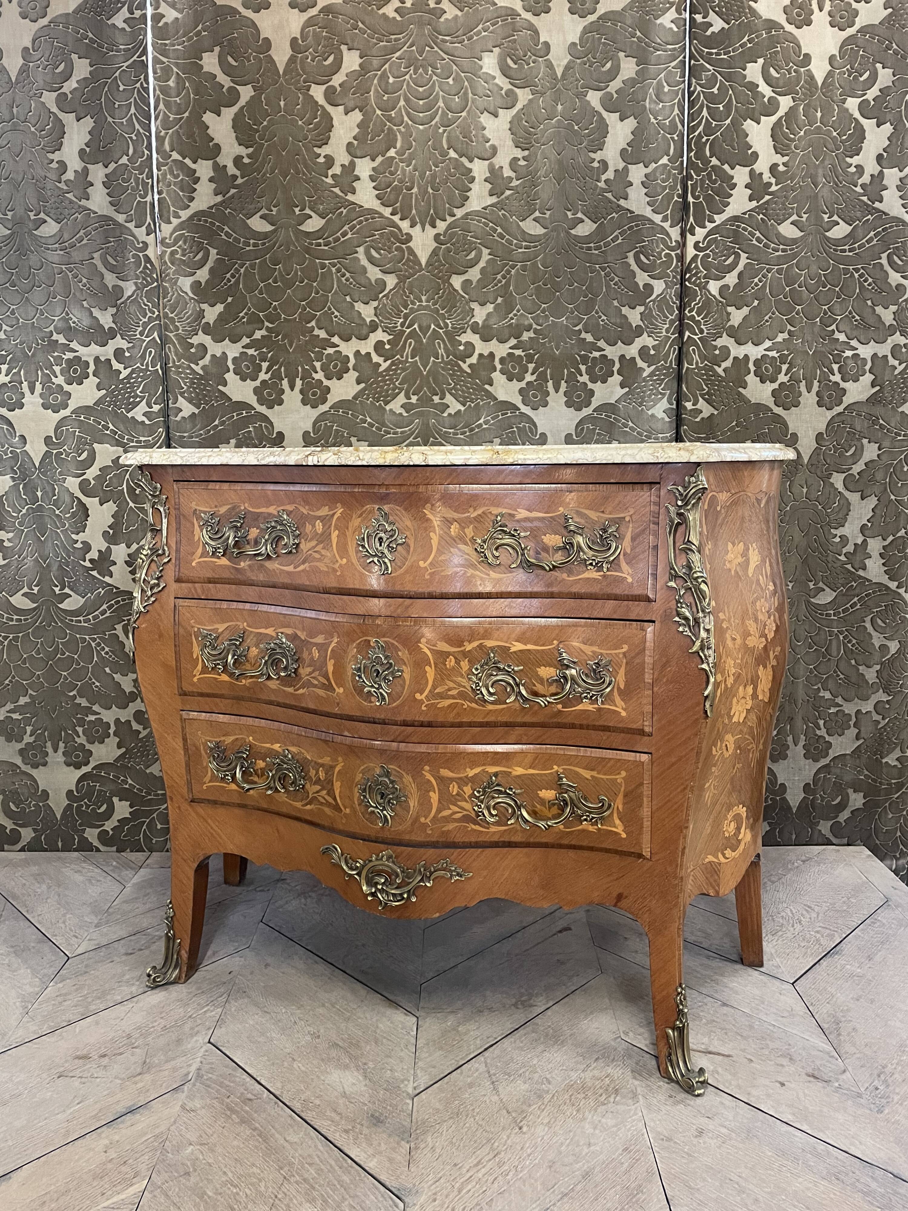 Louis XV style chest of drawers in marquetry