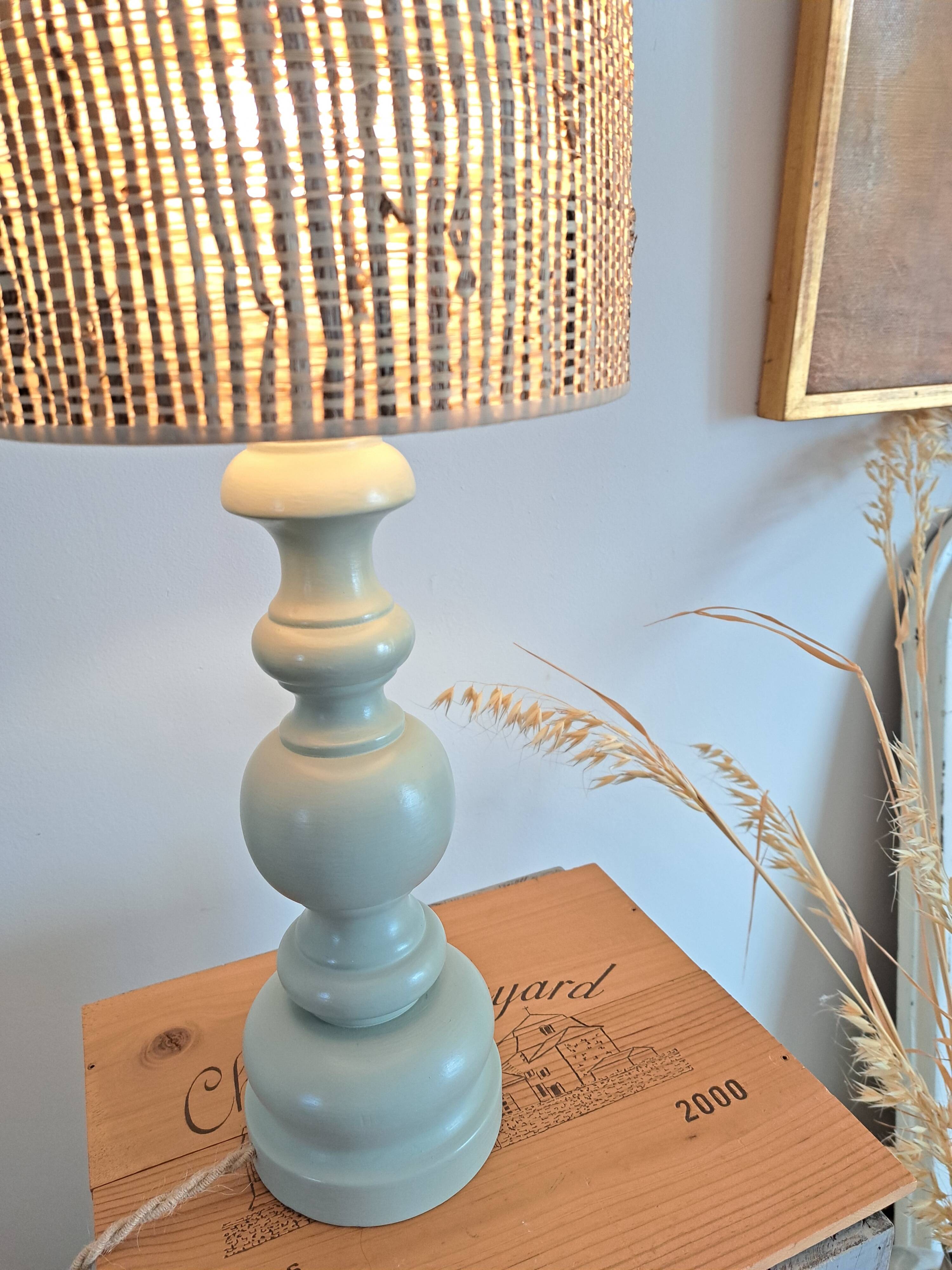 Vintage wooden table lamp from the 1980s revisited