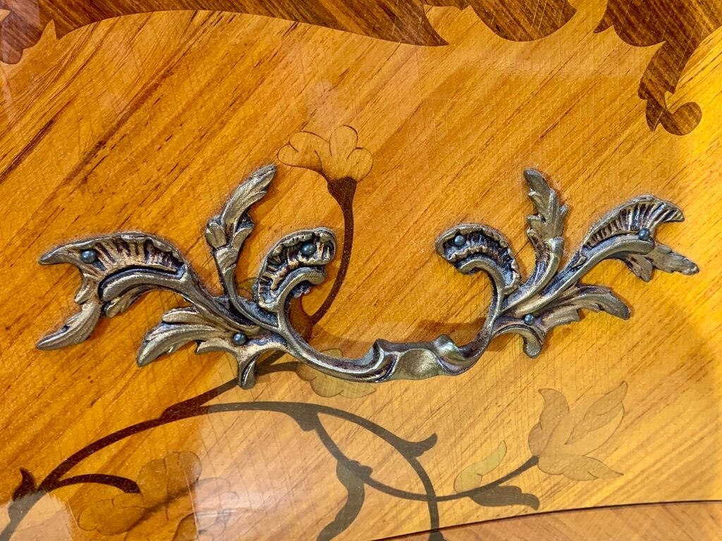 Curved chest of drawers Louis XV style in marquetry