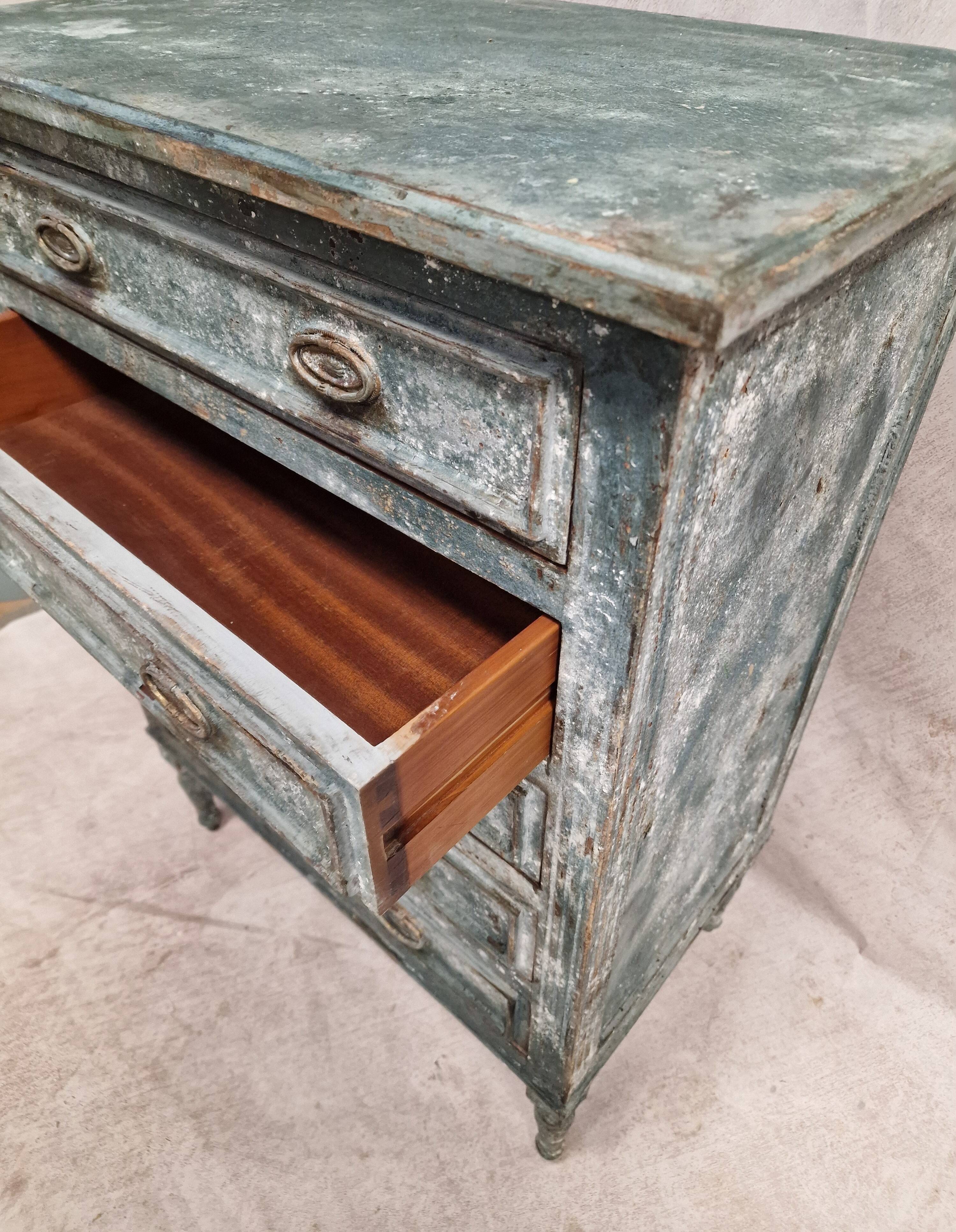 Small patinated chest of drawers
