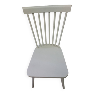 Vintage white chair