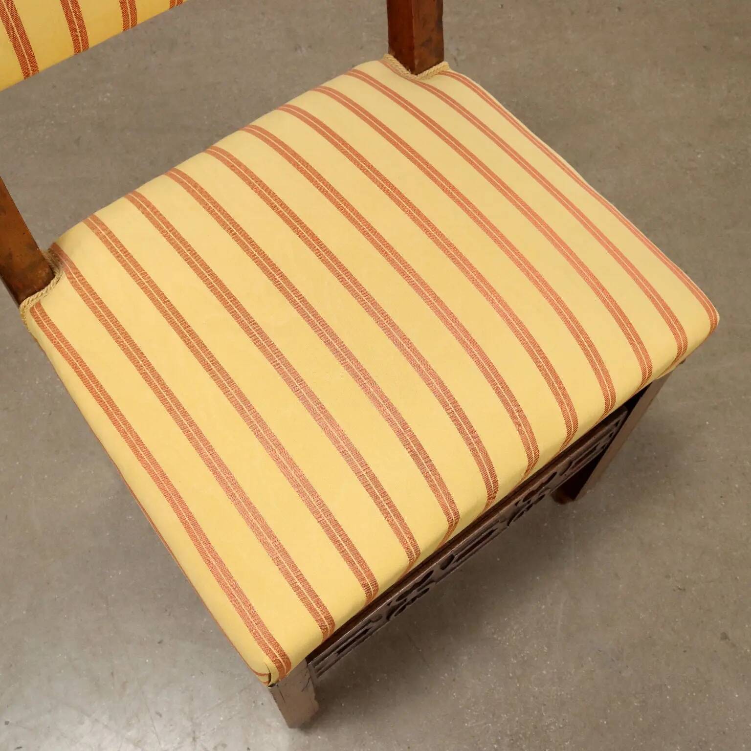 Fauteuils baroques anciens en noyer et tissu, Italie, XVII-XVIII siècle