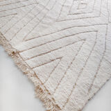 Moroccan Berber carpet blessed ouarain ecru plain with engraved diamonds 300x207cm
