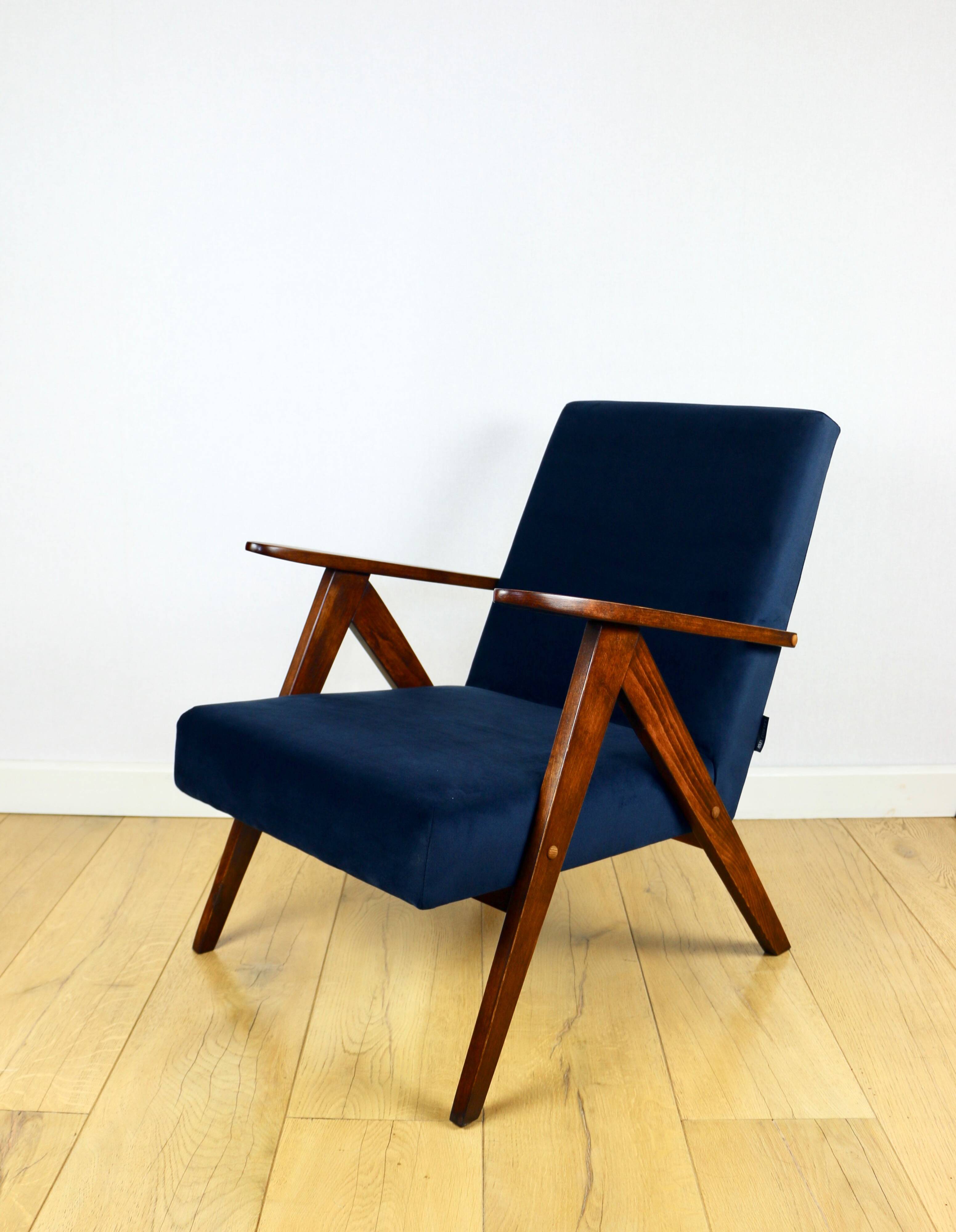 Classic armchair Var B-310 1960s vintage navy blue velvet - dark wood