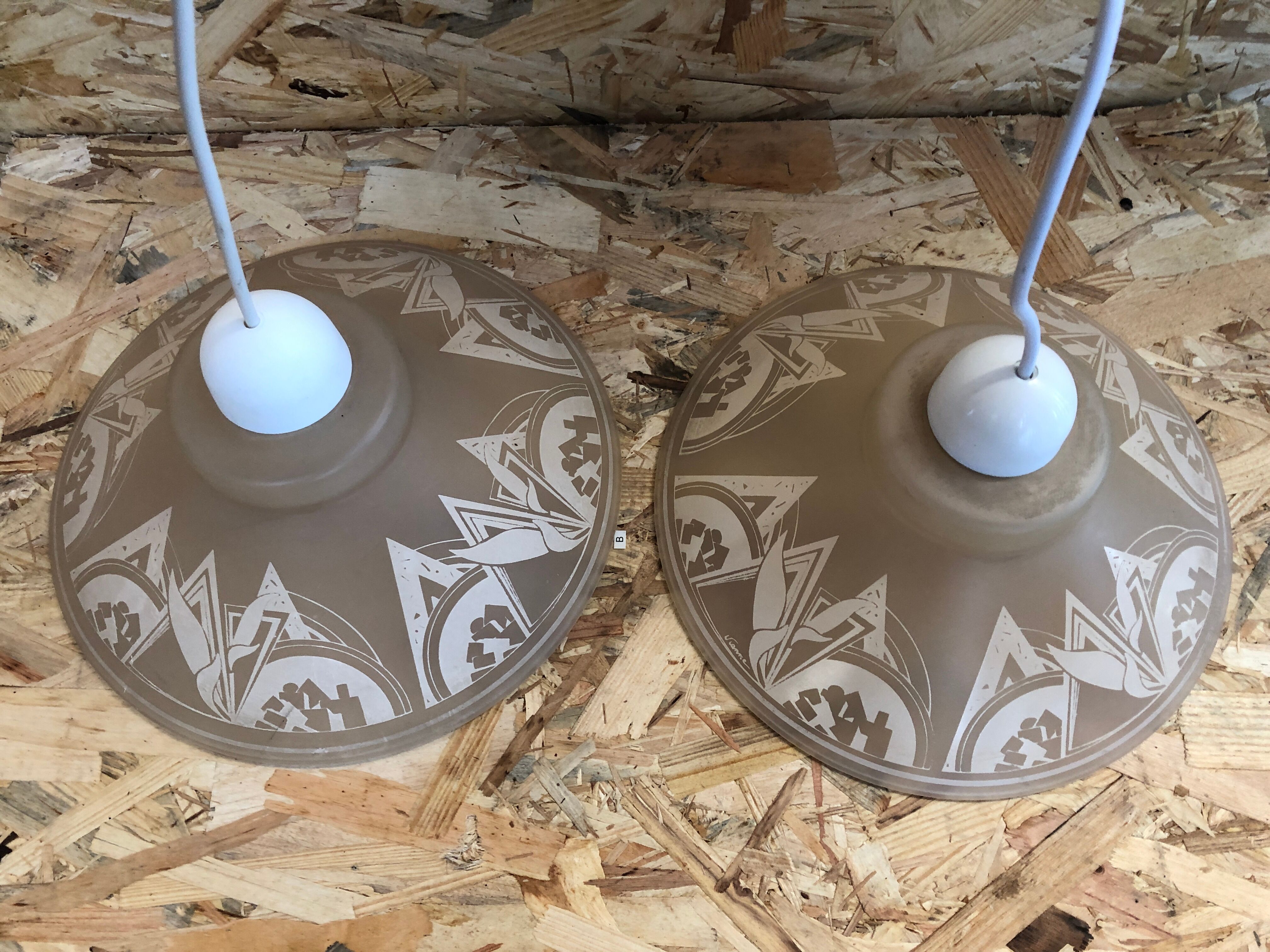 Old pair suspension vianne molded glass + decor + vintage white thread