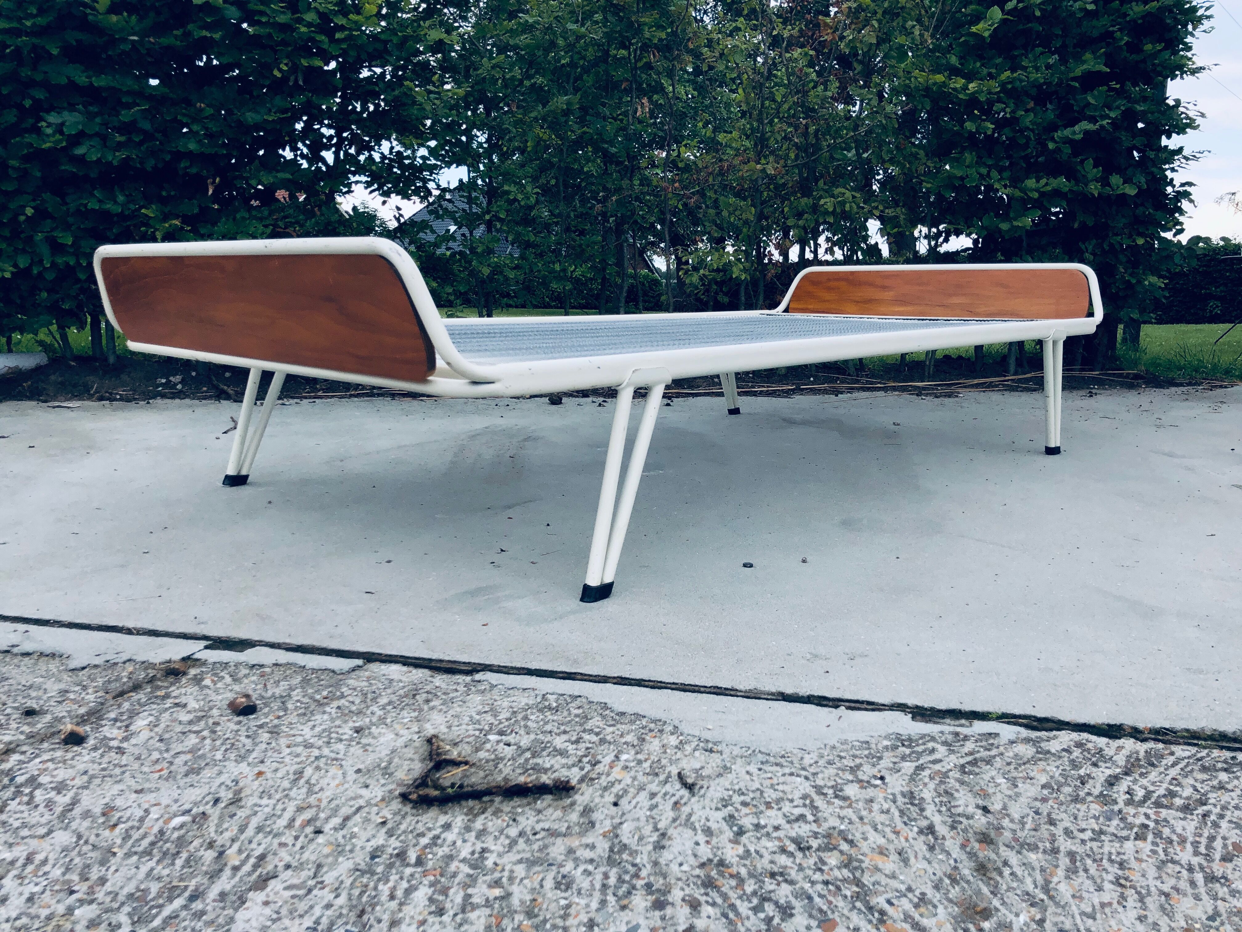 Vintage meridian in teak steel steel hairpin country leg down 60s