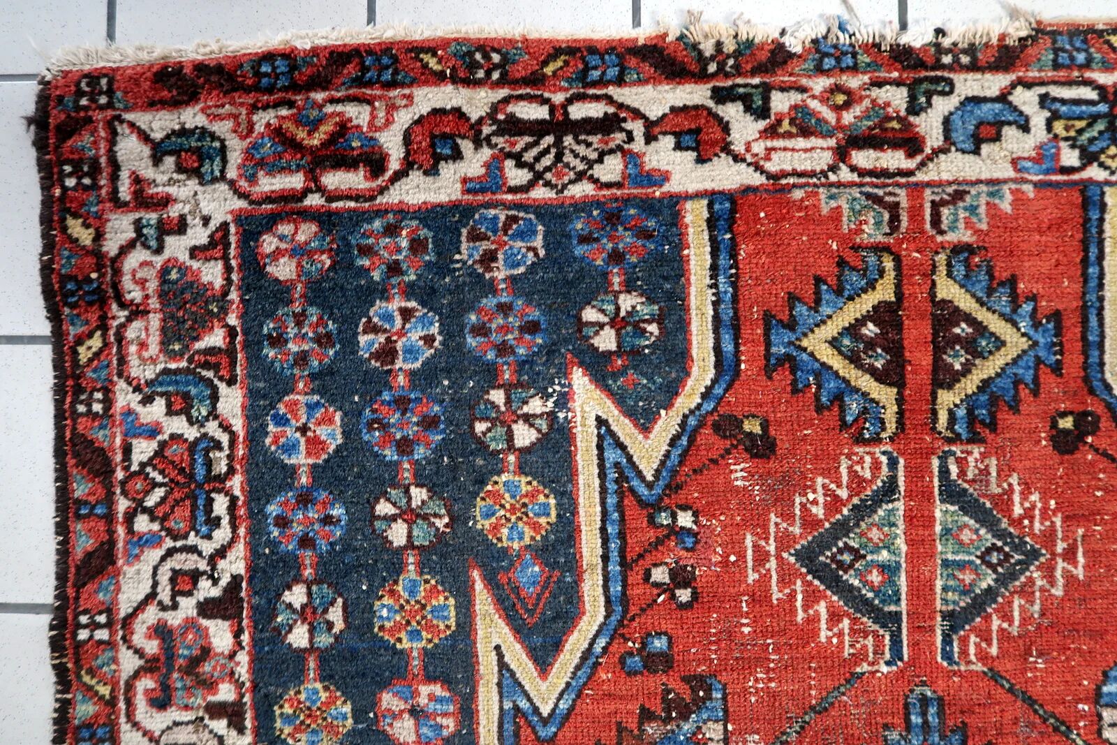 Antique 1920s Persian Hamadan rug, distressed tribal medallion, 128cm x 194cm