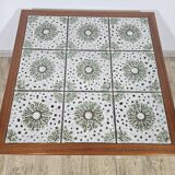 Table en teck avec céramiques, Danemark, années 1960.