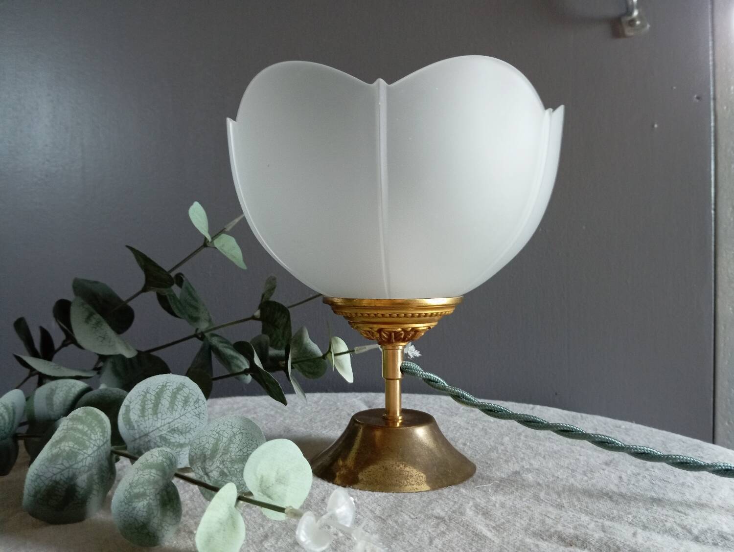 Art deco desk lamp white frosted corolla glass, gold base