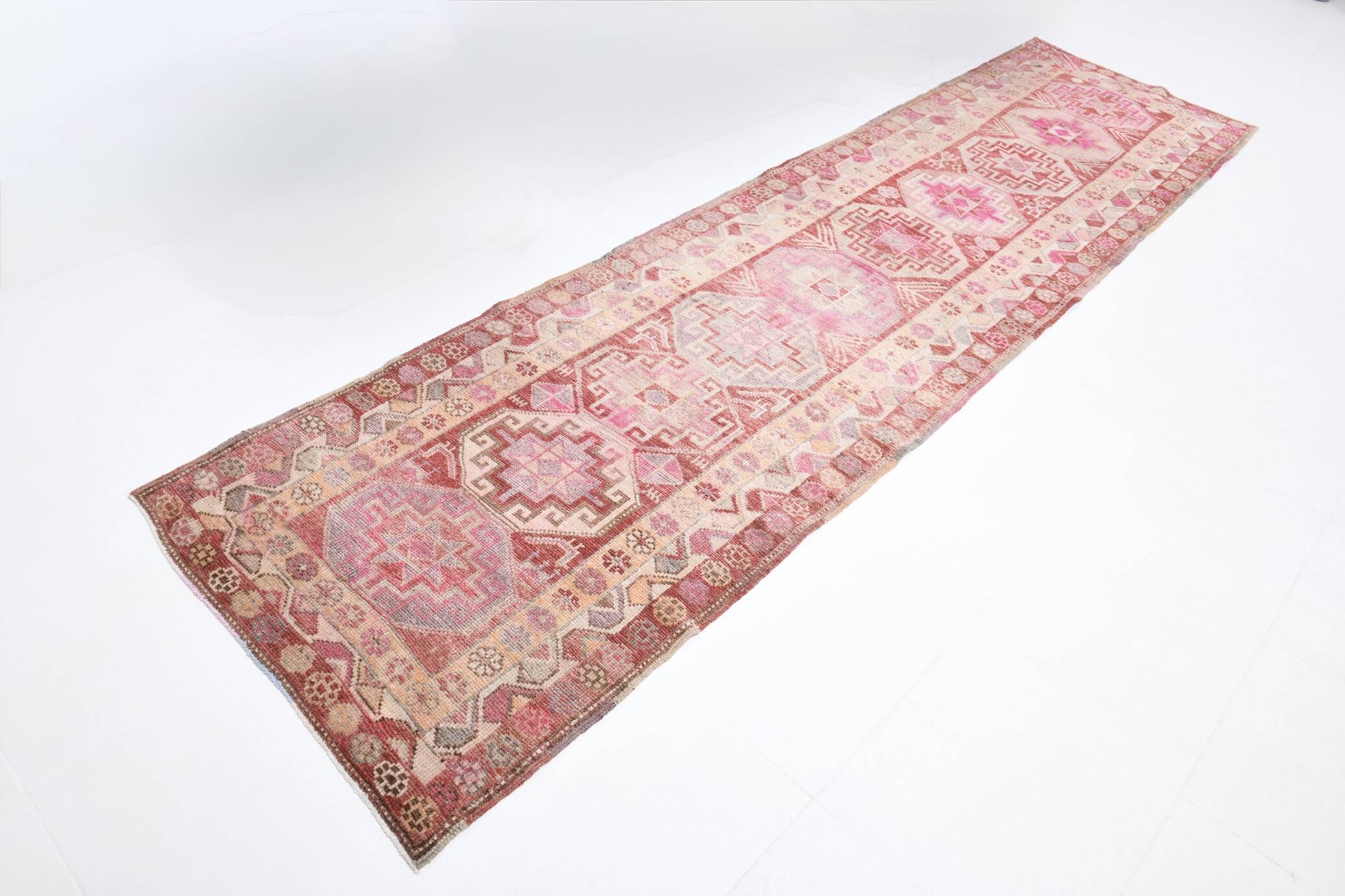 Red & Pink Super Soft Vintage Runner Rug, 91x346Cm
