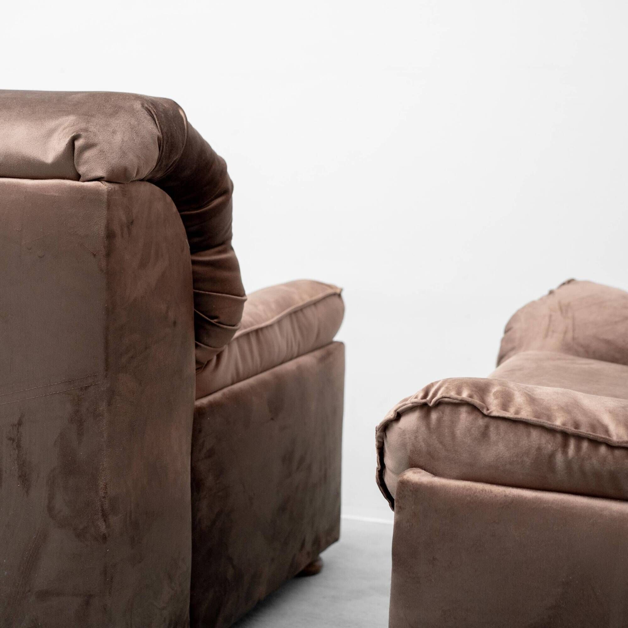 Pair of vintage lounge armchairs in brown velvet – 1970s