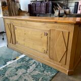 Diamond-paneled bank