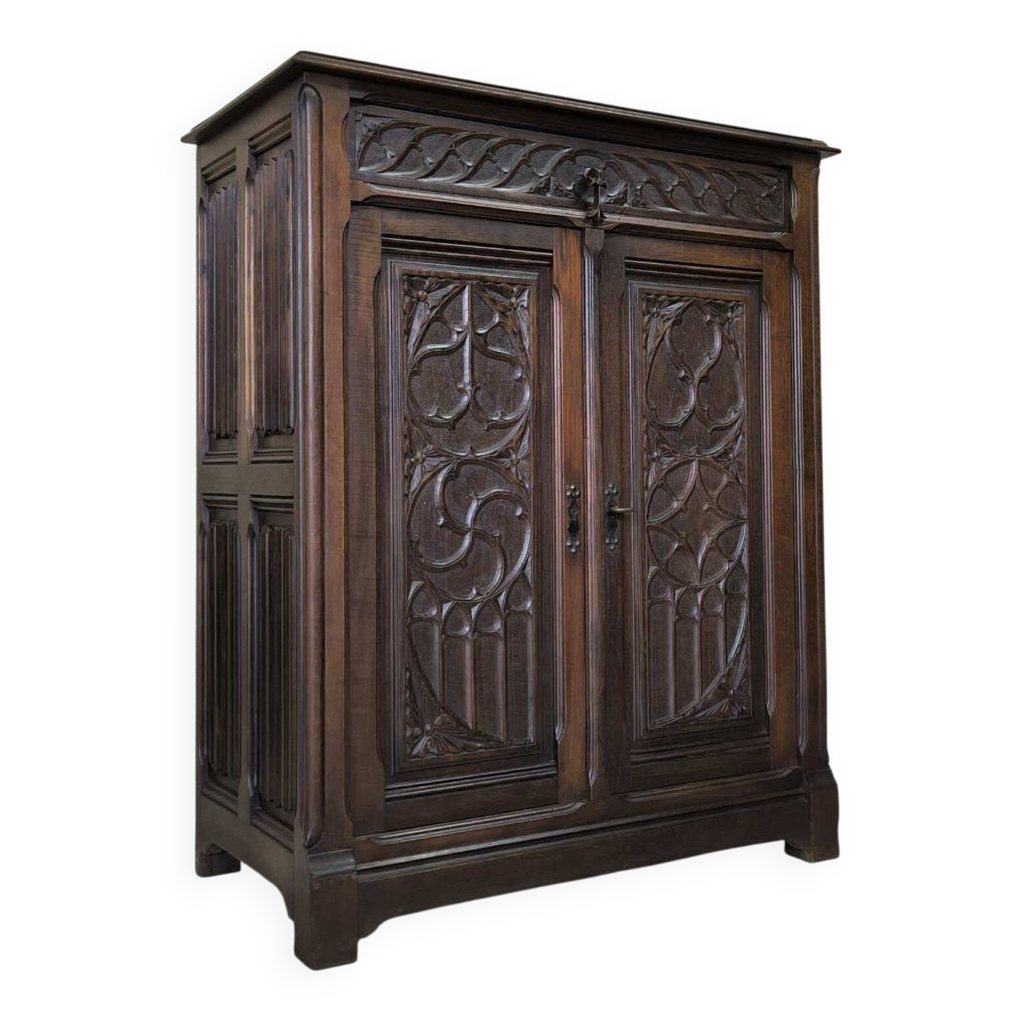 Neo-Gothic Buffet