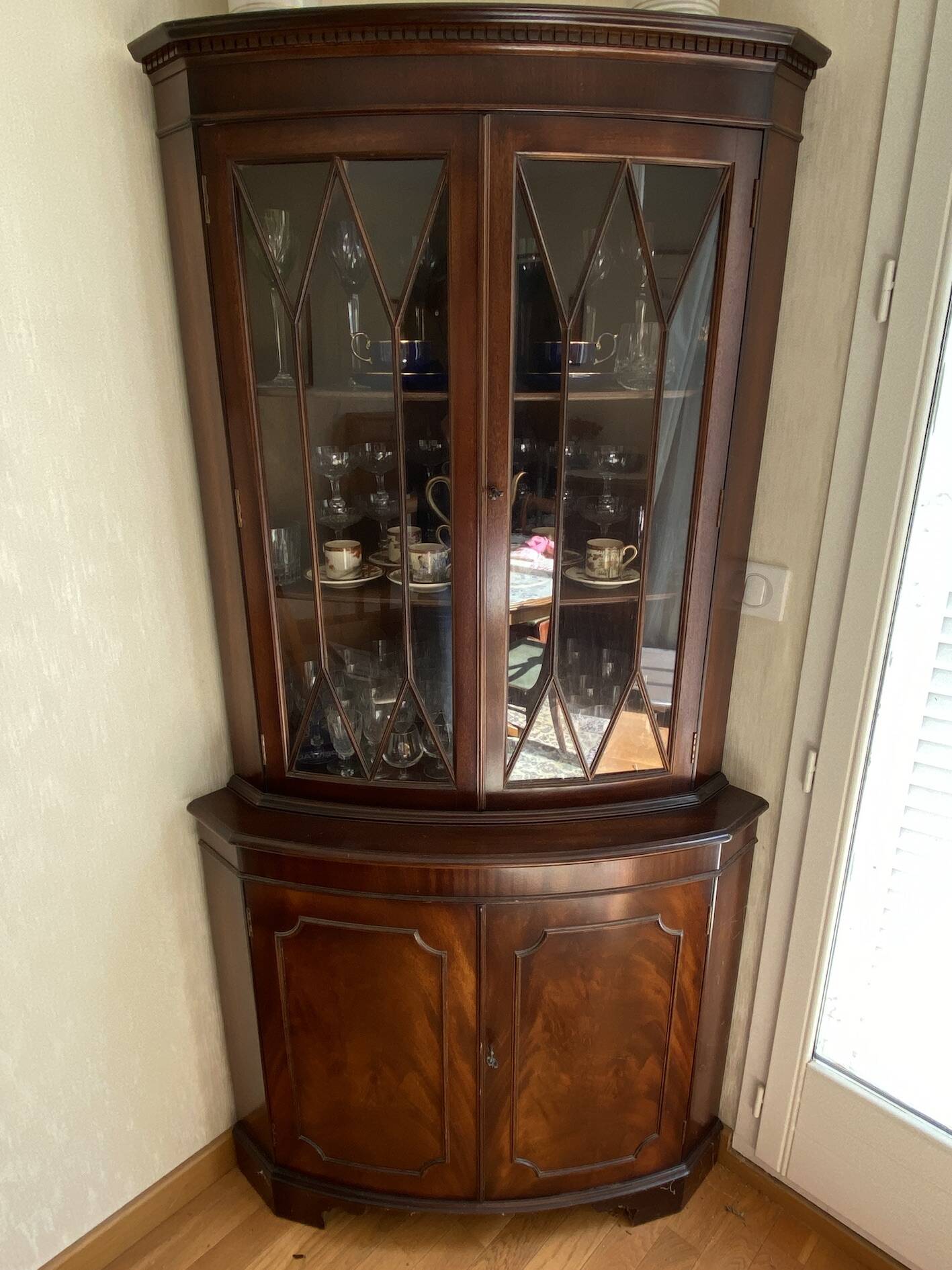 Vitrine Encoignure Anglaise - Vaisselier d’angle Acajou