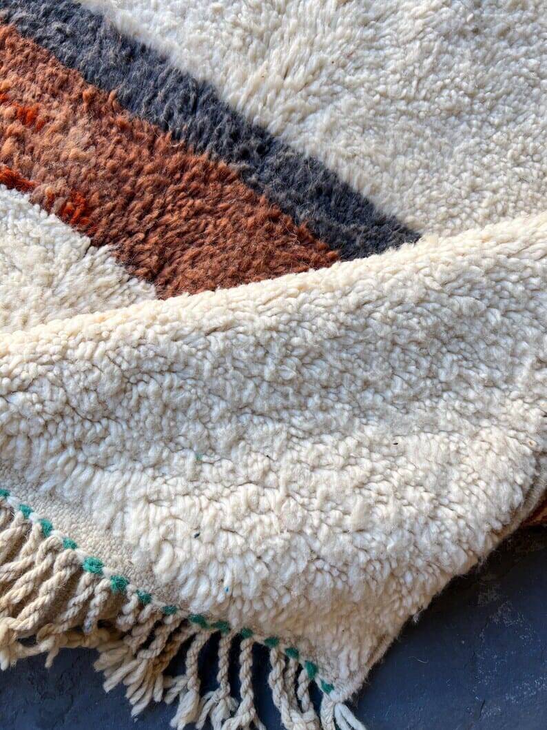 Handmade Moroccan Berber rug, size 150 x 250 cm
