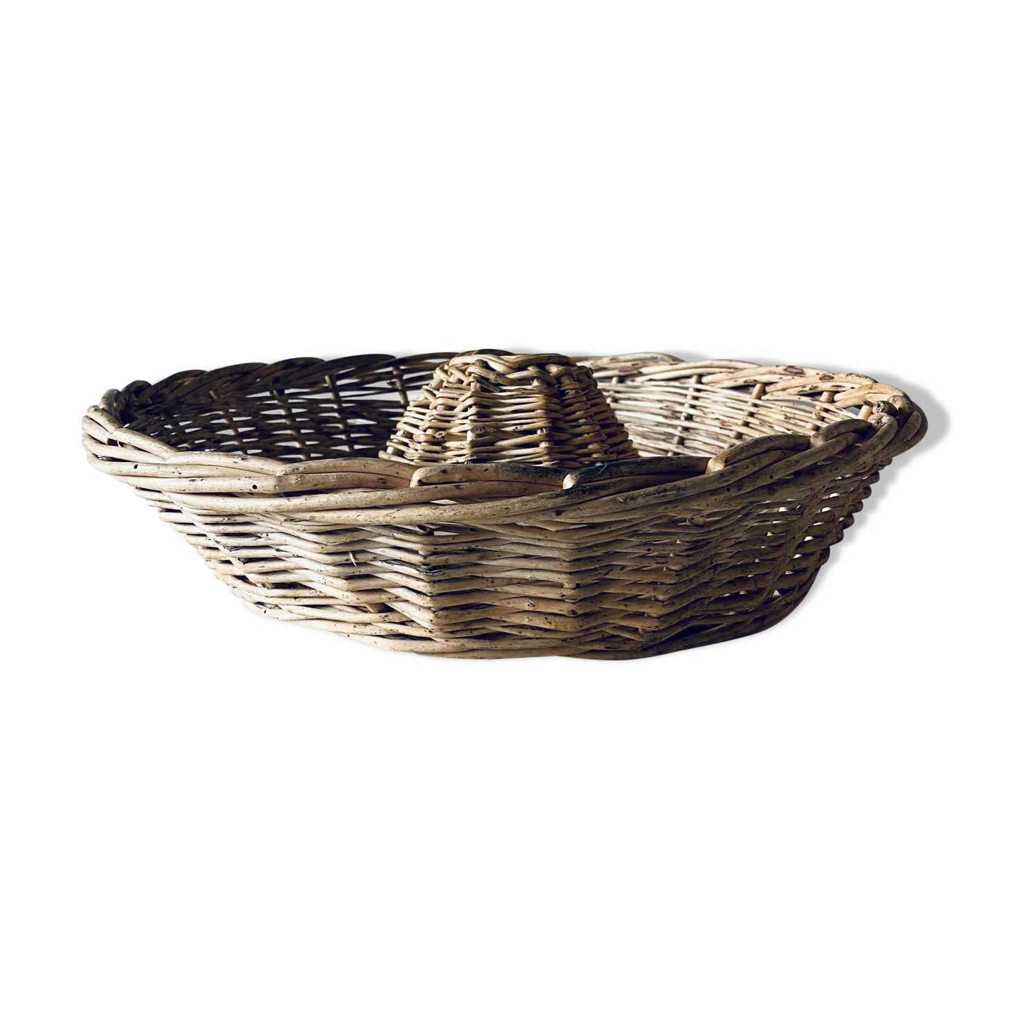 Old baker's panière