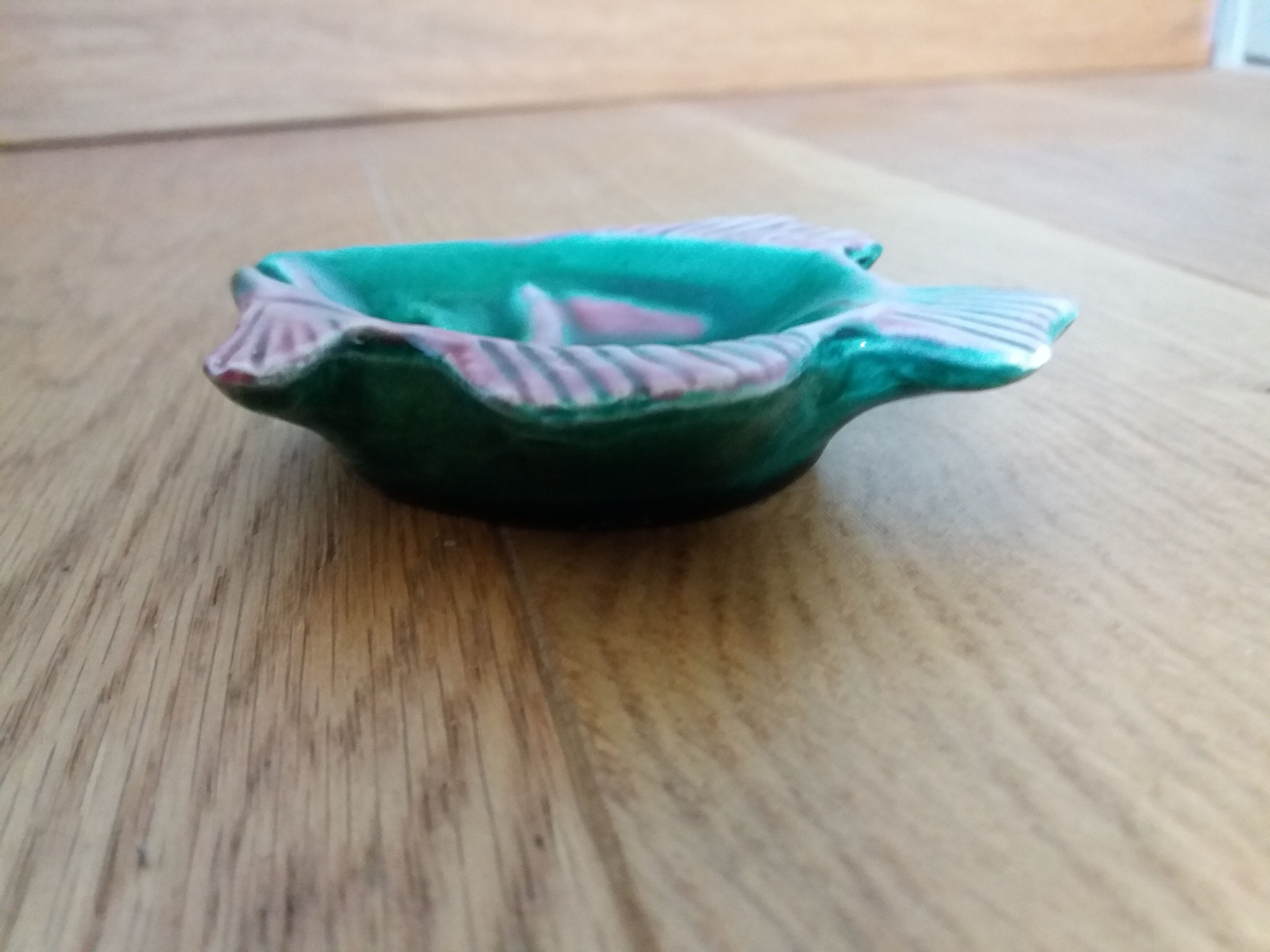 Saleron cup zoomorphic ashtray fish