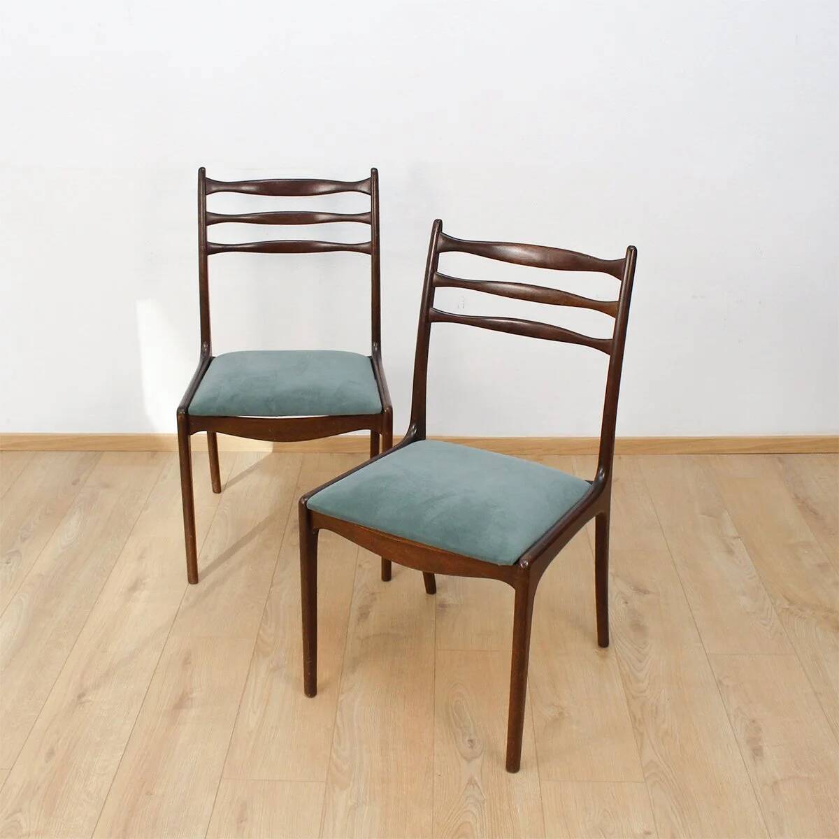 Ensemble de 2 chaises en bois de Wiesner-Hager.