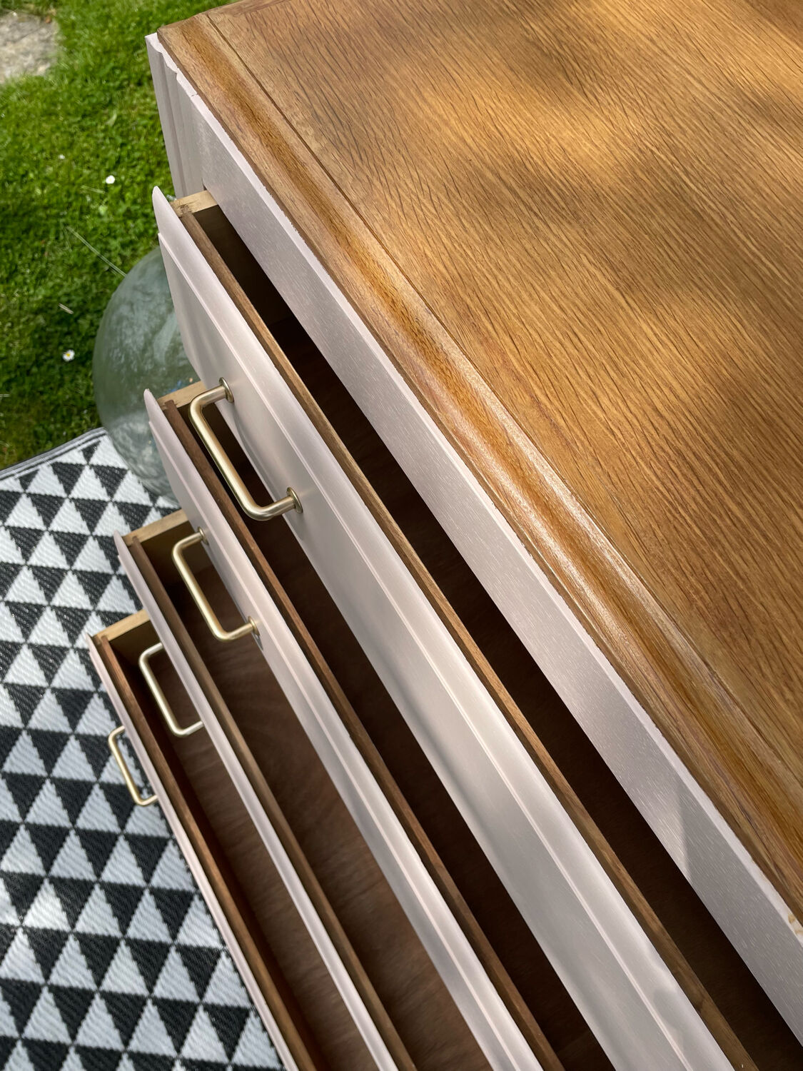 Vintage chest of drawers