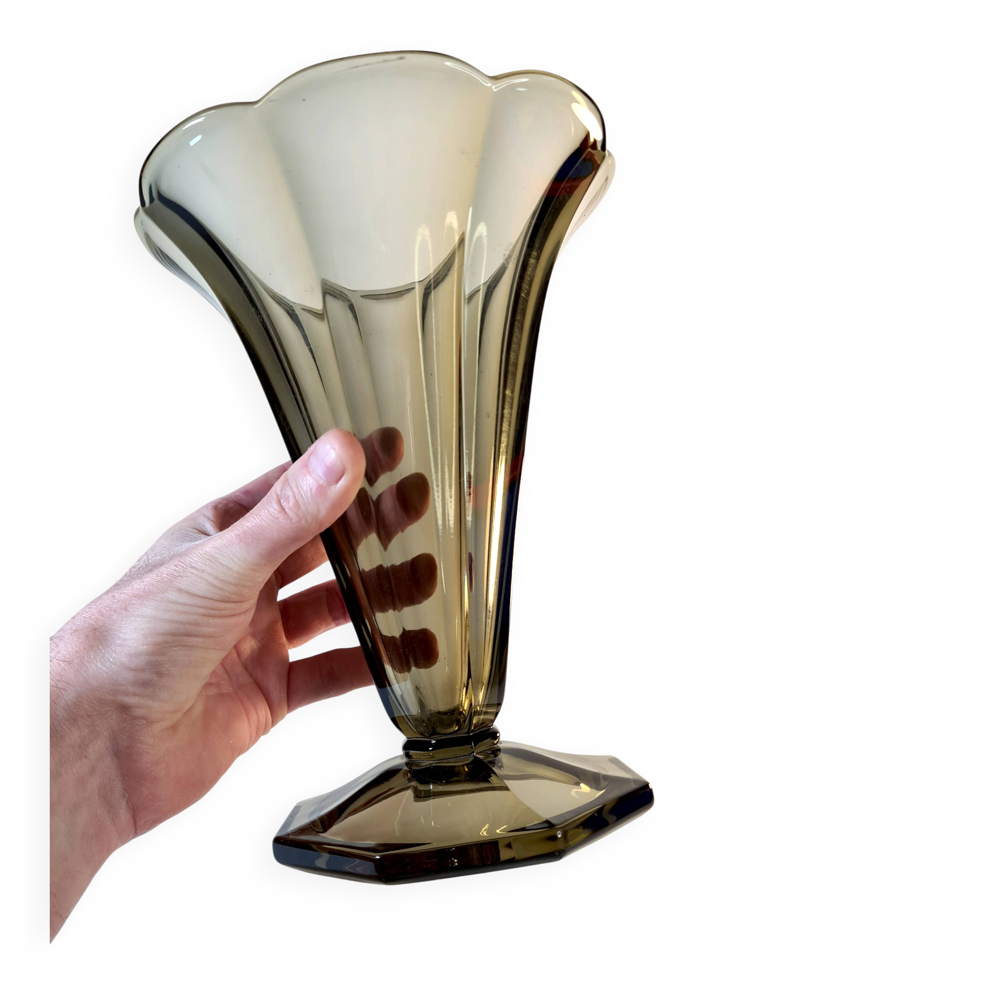 Art Deco tulip vase in smoked glass – Czechoslovak elegance 🇨🇿