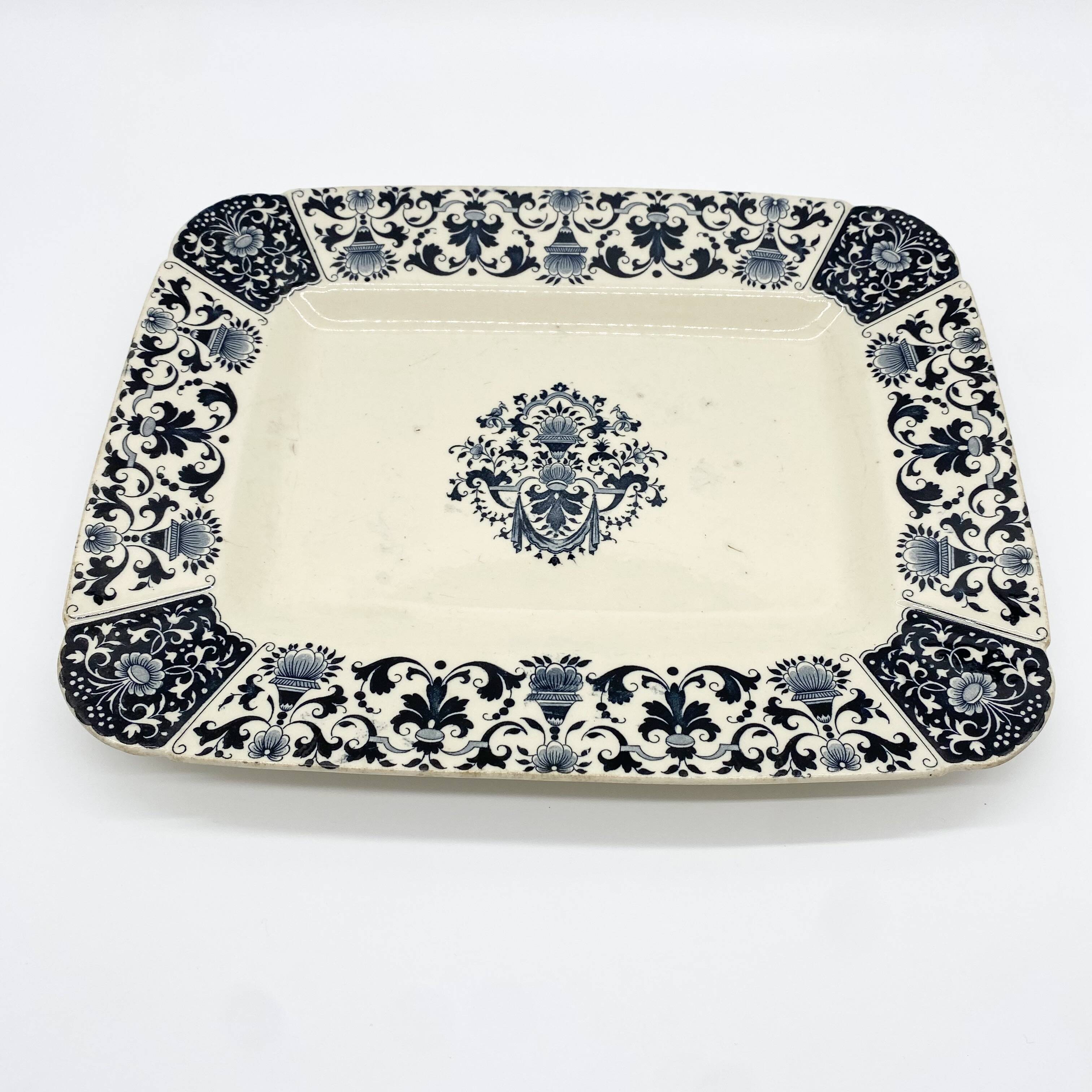 Gien earthenware dish "Terre de Fer", "Ibis" service, 1876