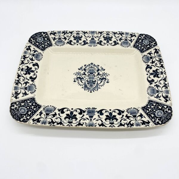 Plat en faïence de Gien ''Terre de Fer'', service ''Ibis'', 1876