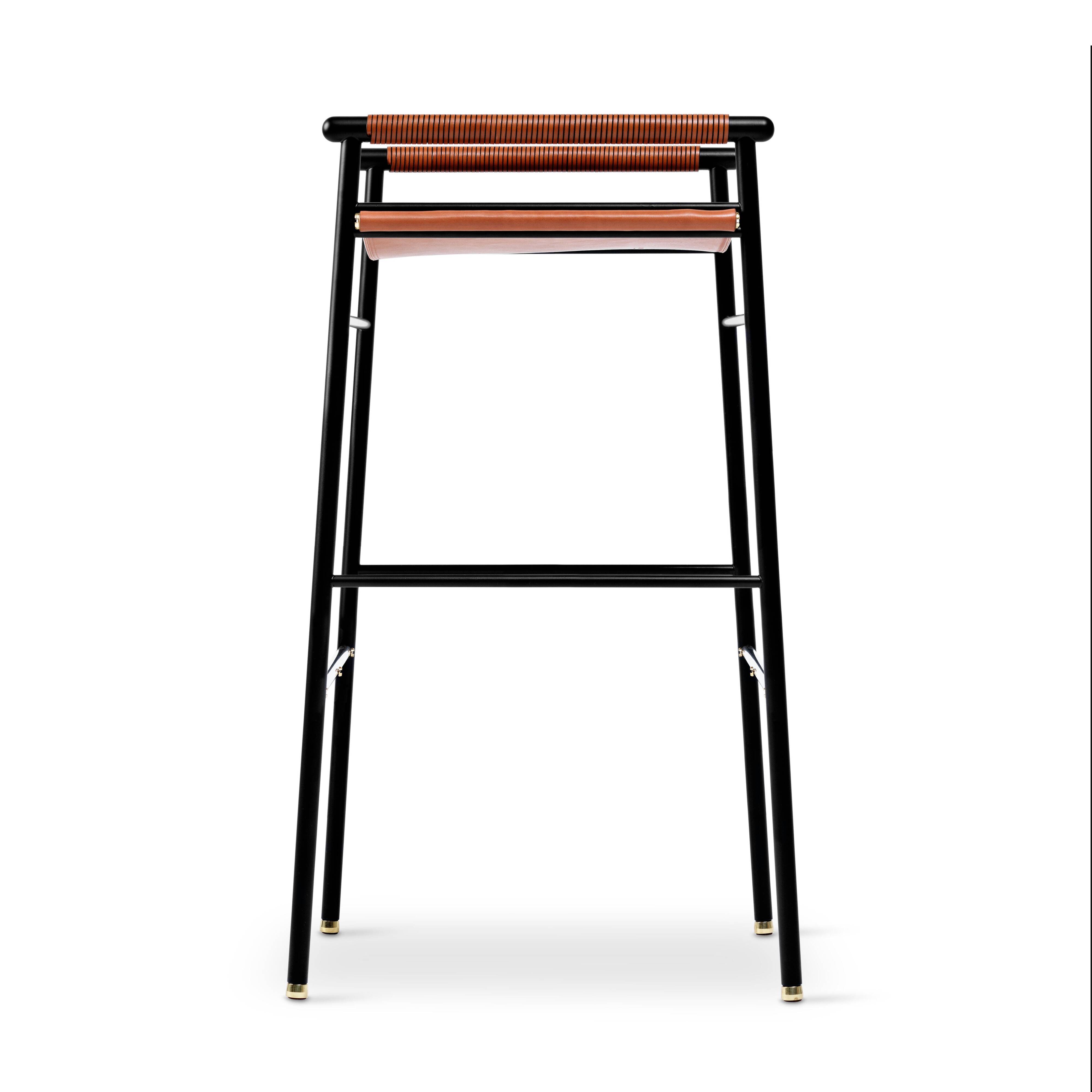 Lote de 5 Taburetes de Bar Contemporáneos Piel Tabaco Natural y Metal Caucho Negro