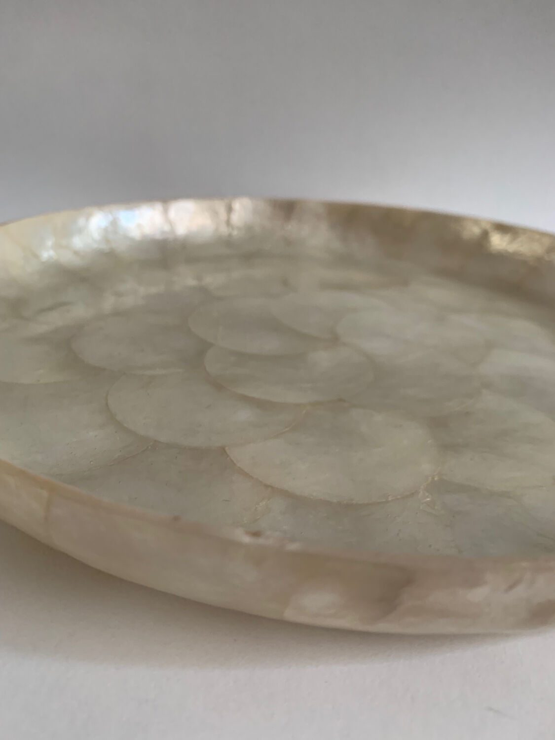 Mother-of-pearl dish