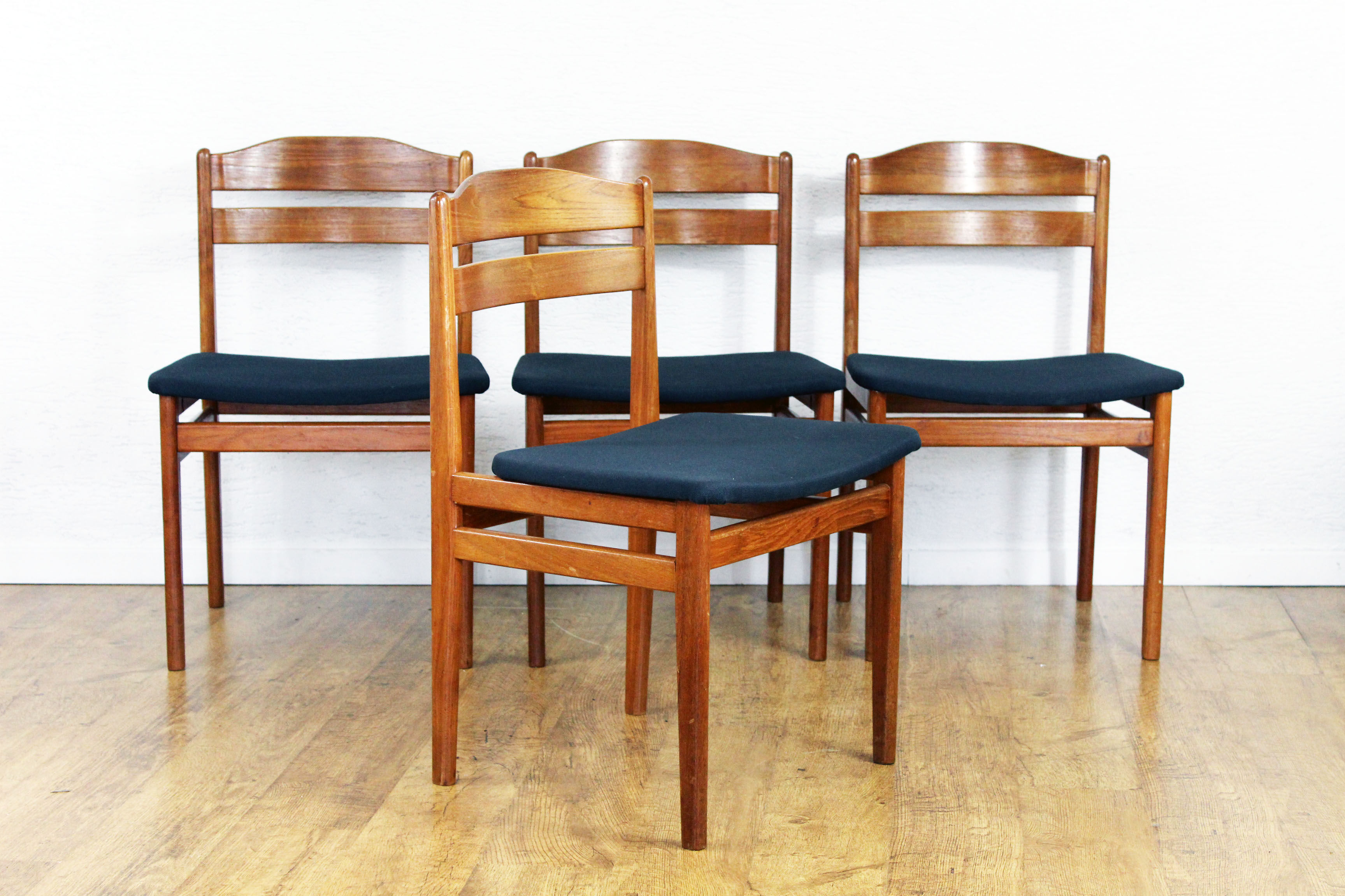 Set of 4 chairs teak