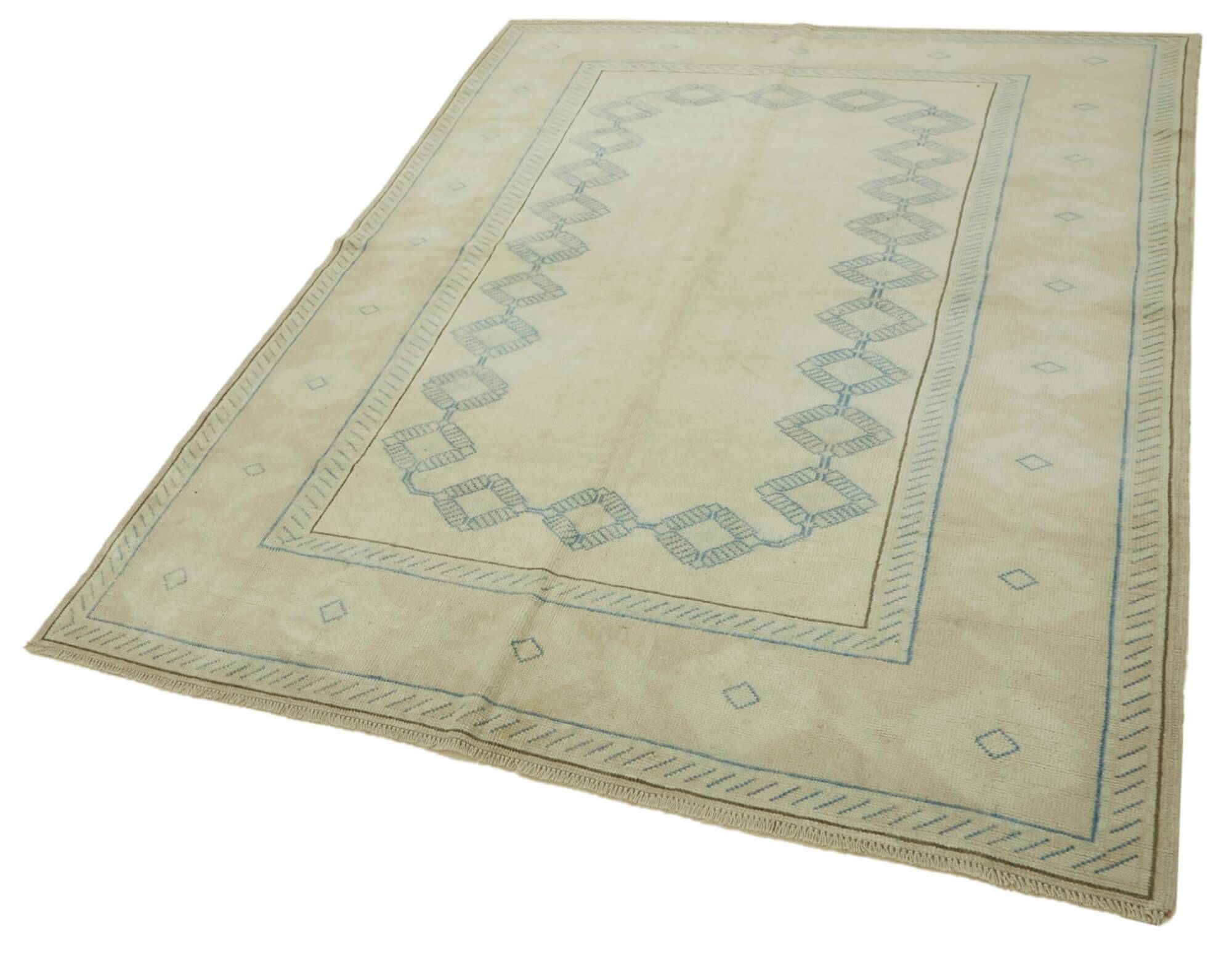 Turkish Vintage Anatolian Rug 185 cm x 248 cm