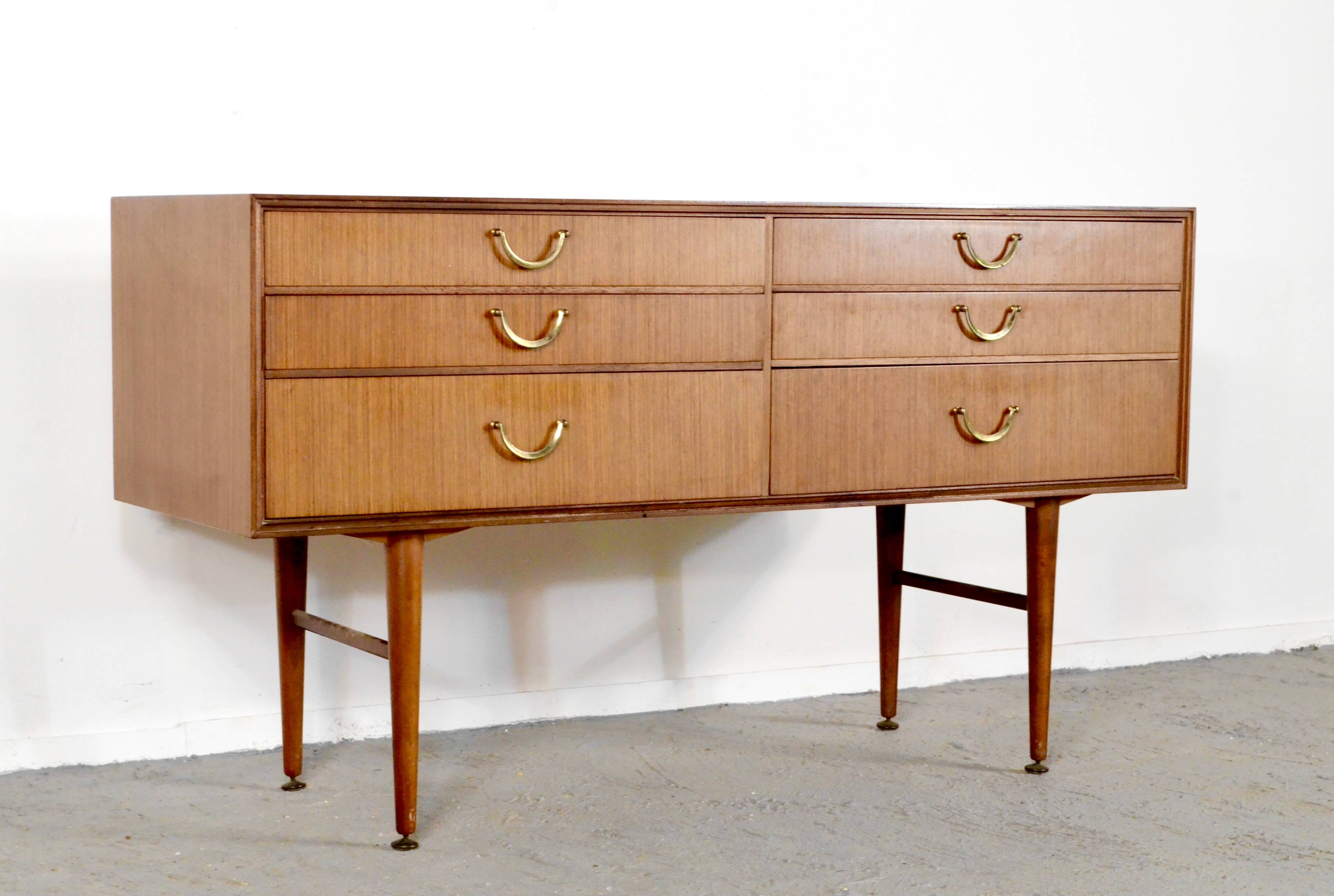 Buffet/commode Meredew du milieu du siècle en teck. Vintage