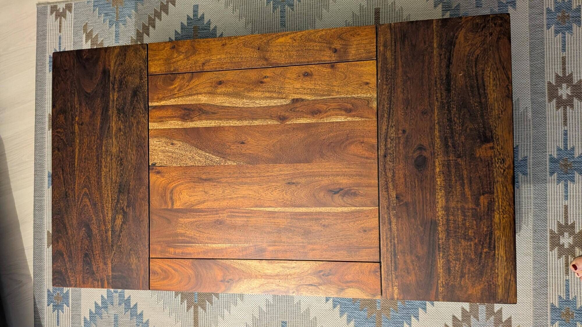 Table basse en bois massif