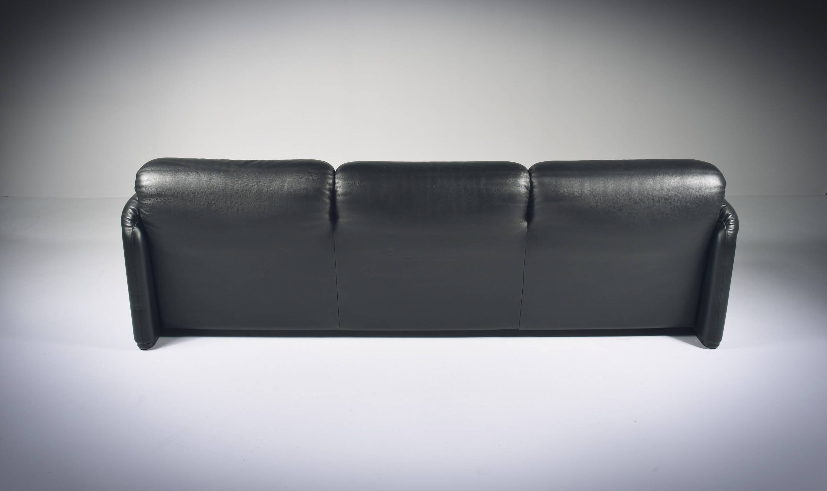 Sofa by Vico Magistretti "Maralunga" for Cassina 1973