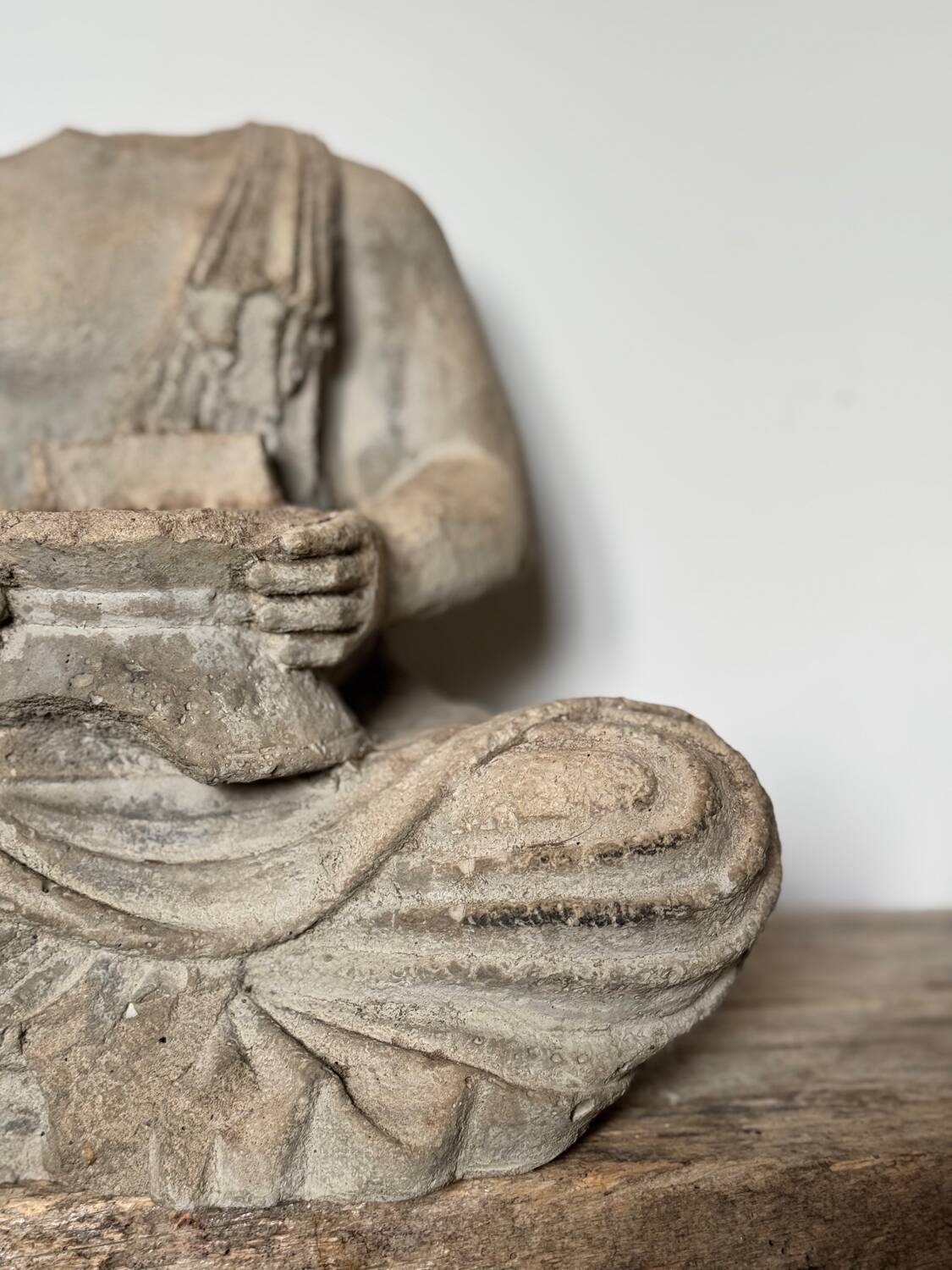 Bouddha acéphale en pierre XXe