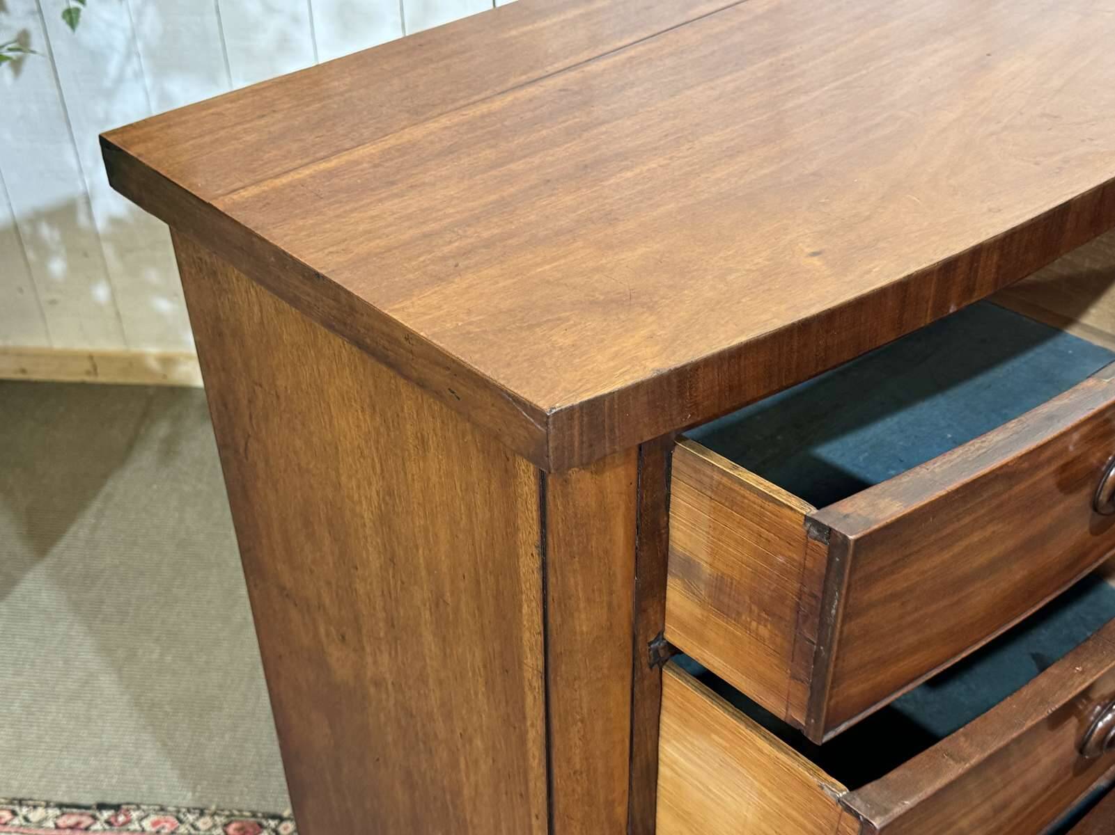 Commode Victorienne anglaise en acajou XIXème