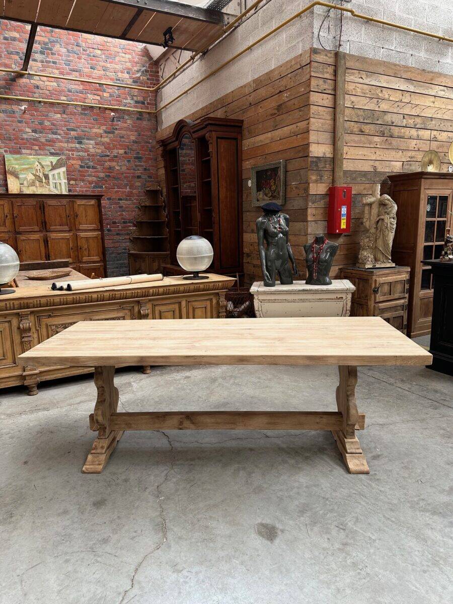 Monastery-style table in solid oak.