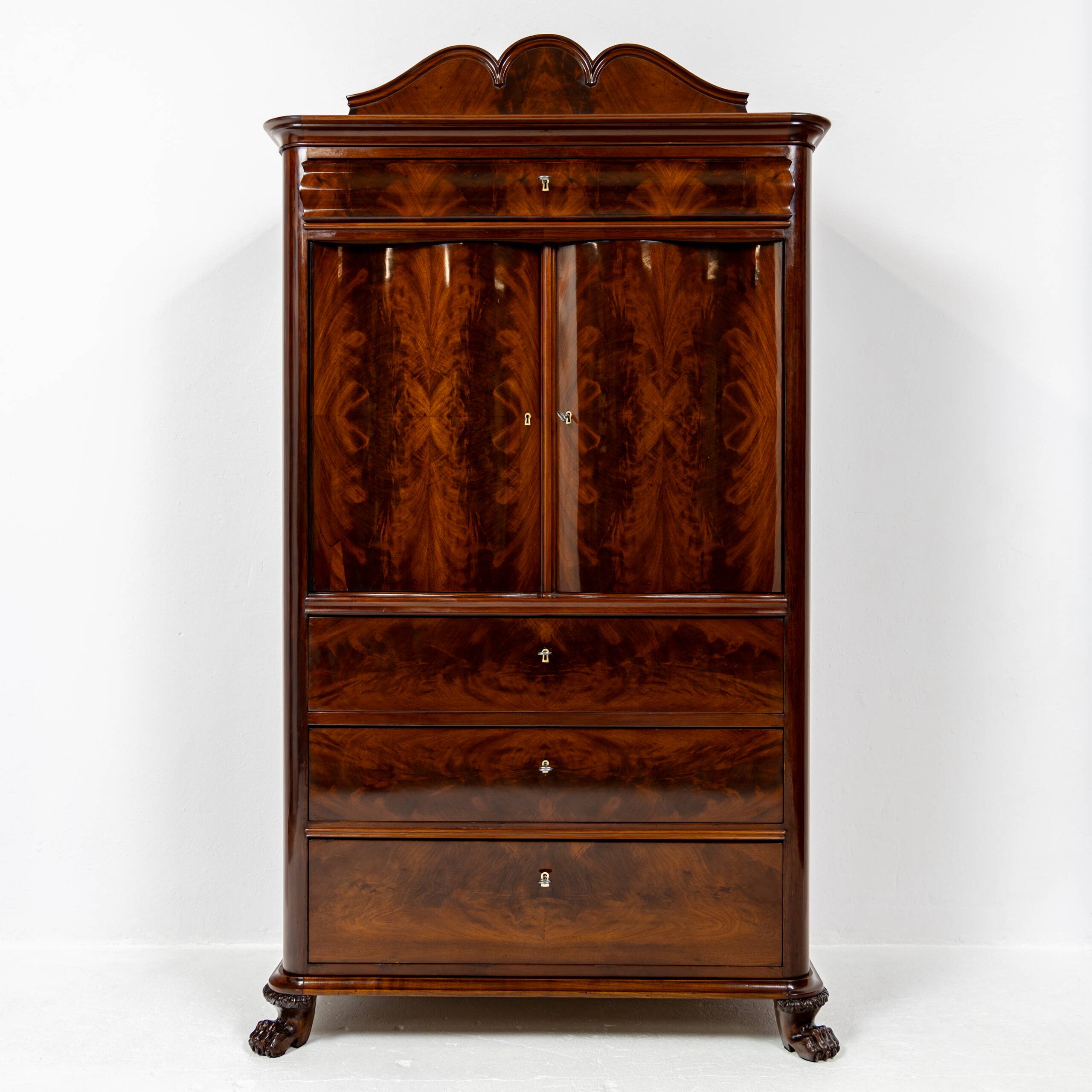 Chiffonnier haut avec bar en acajou 1850-1880