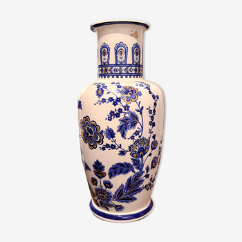 Chinese vase early twentieth century